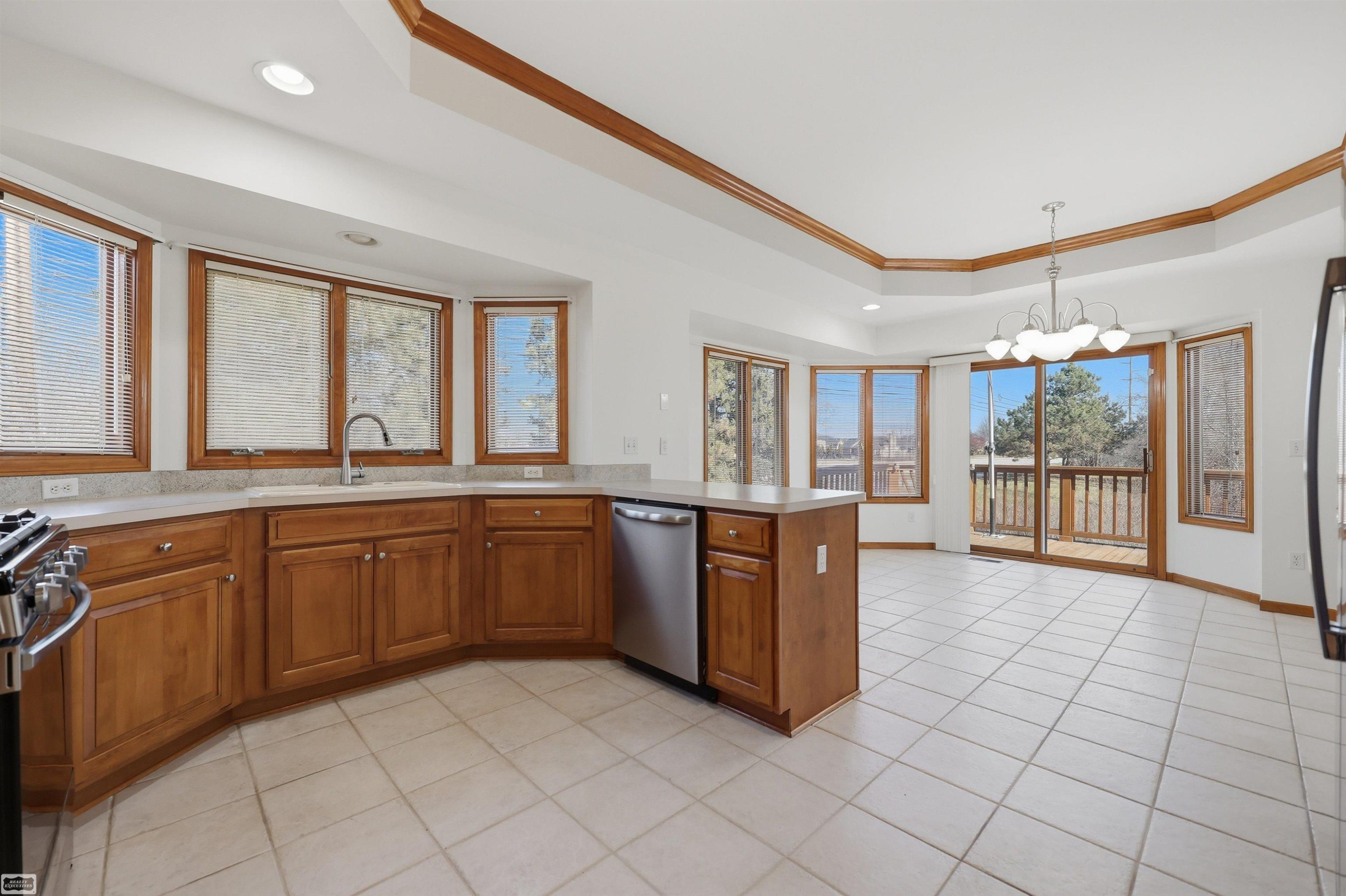 50988 Shenandoah Drive, Macomb, MI 48044 — Photo 11