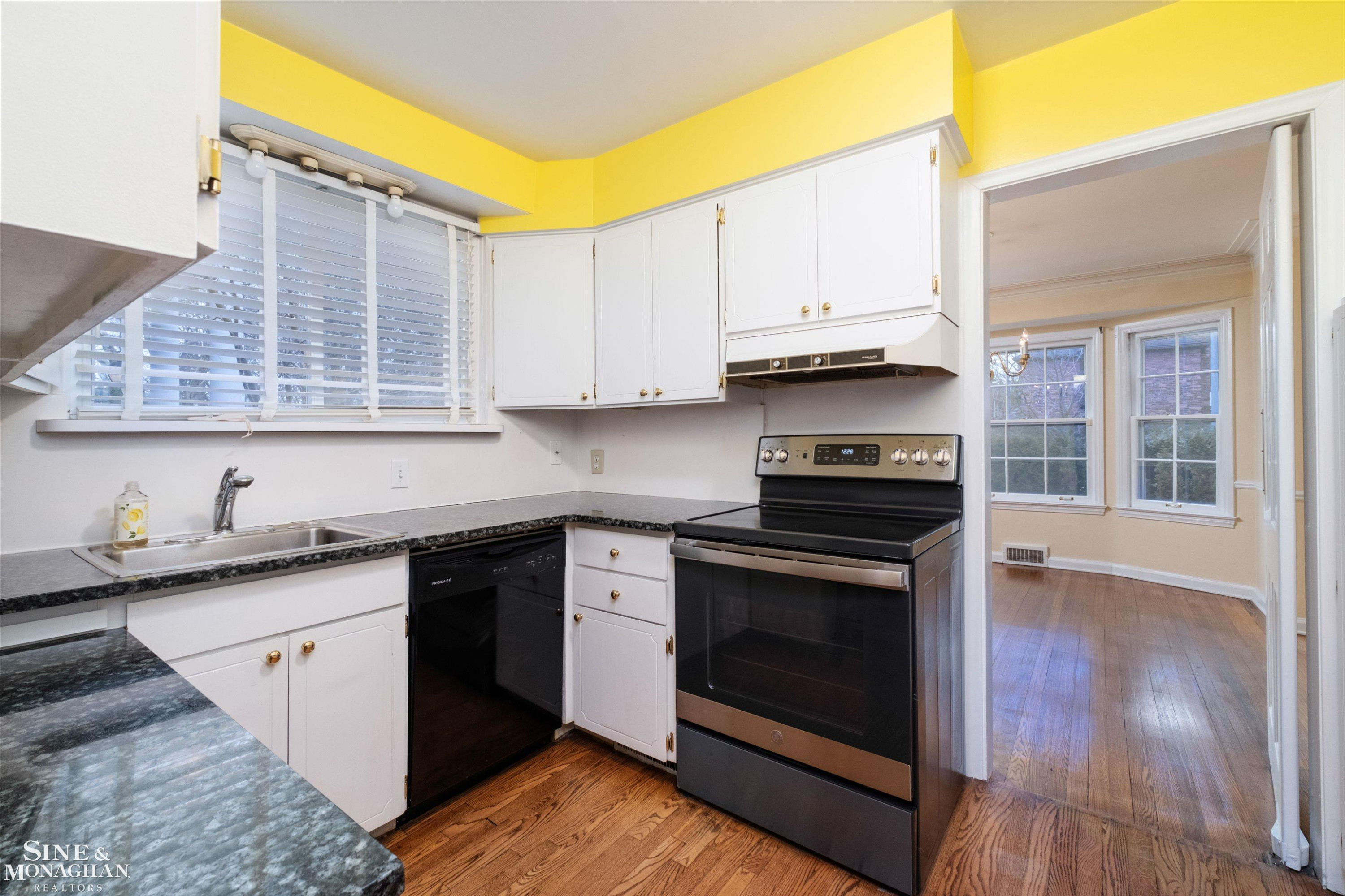47 Cranford Lane, Grosse Pointe, MI 48230 — Photo 15