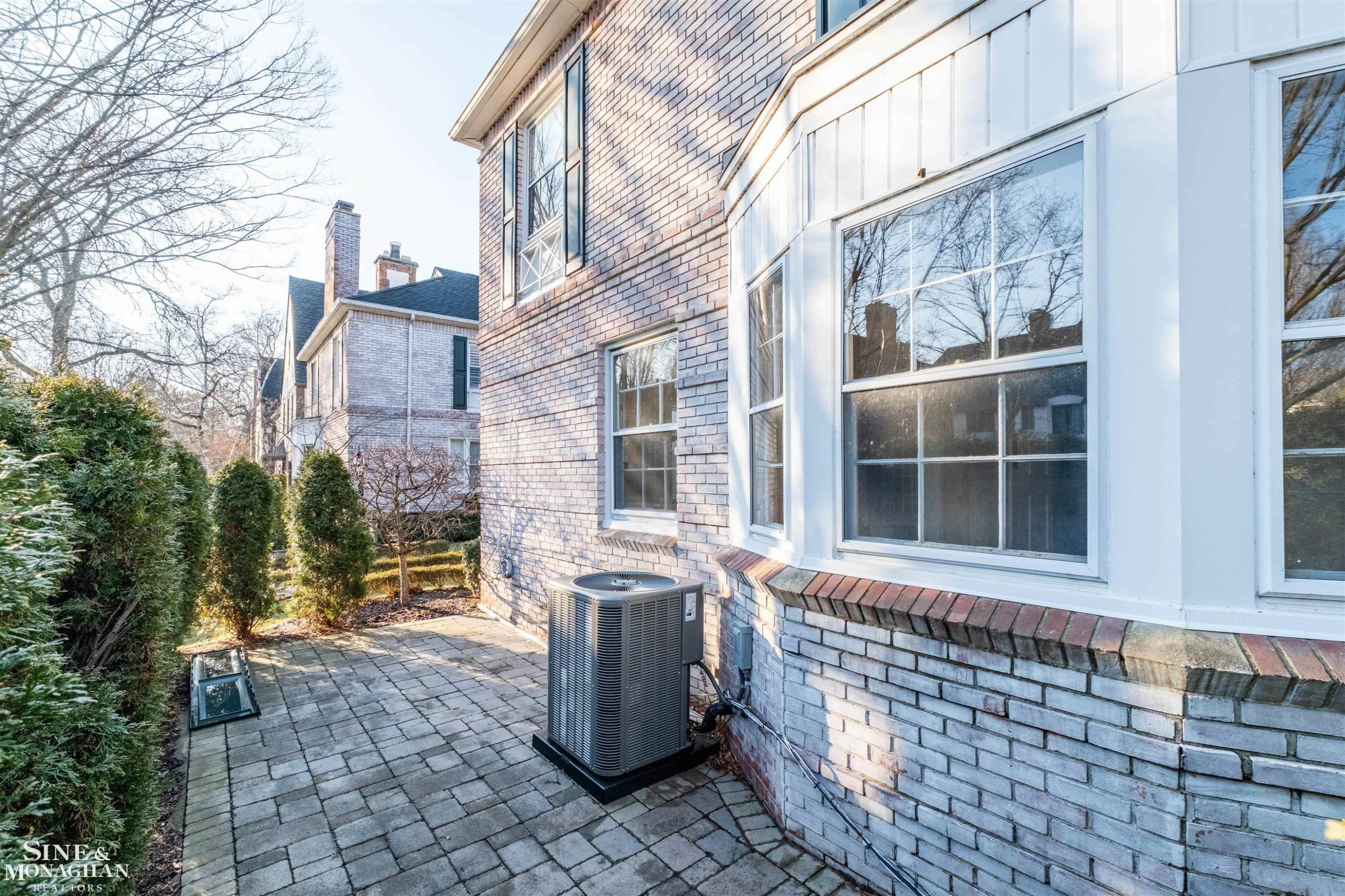 47 Cranford Lane, Grosse Pointe, MI 48230 — Photo 37