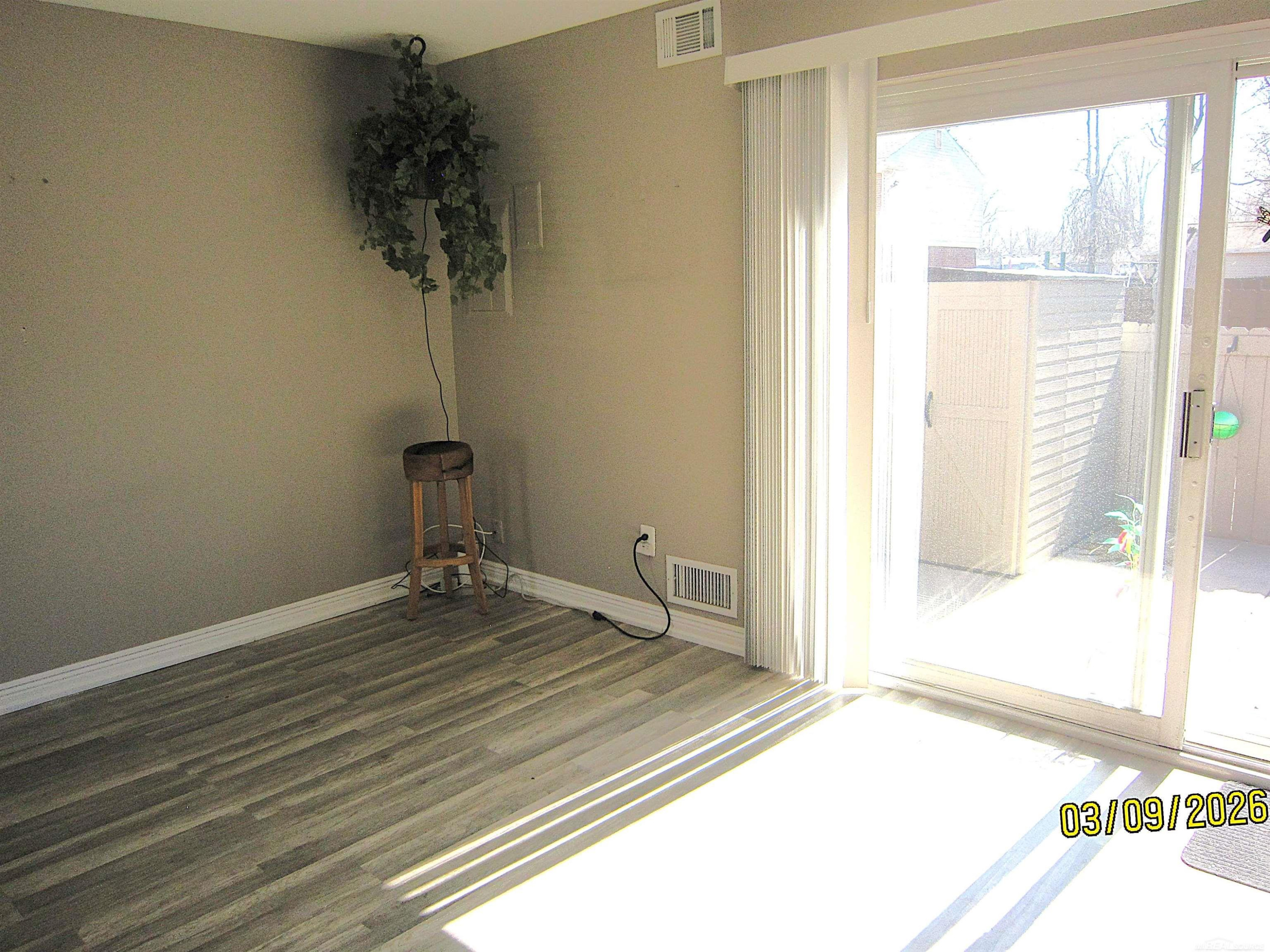 8238 FARNUM Avenue, Warren, MI 48093 — Photo 8