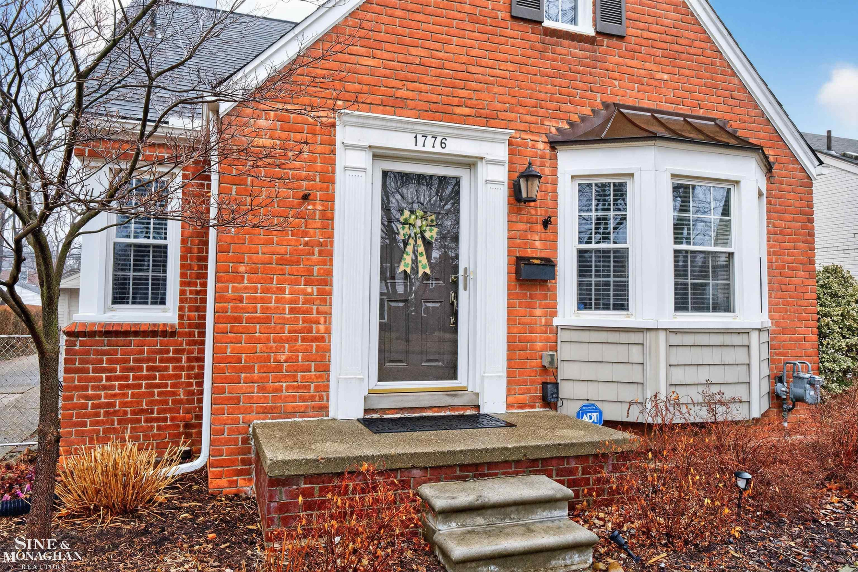 1776 Manchester Boulevard, Grosse Pointe Woods, MI 48236 — Photo 2
