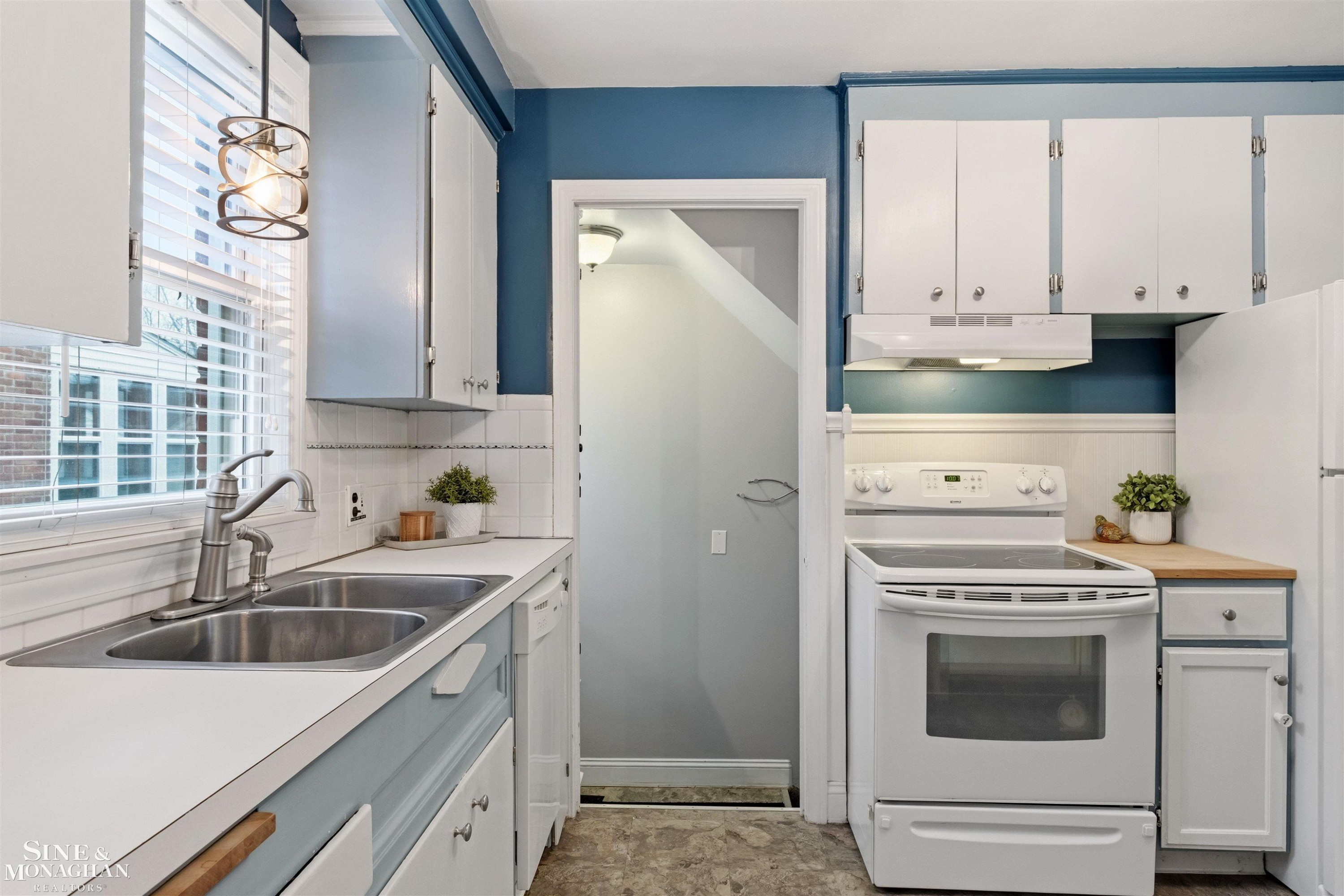 1776 Manchester Boulevard, Grosse Pointe Woods, MI 48236 — Photo 13