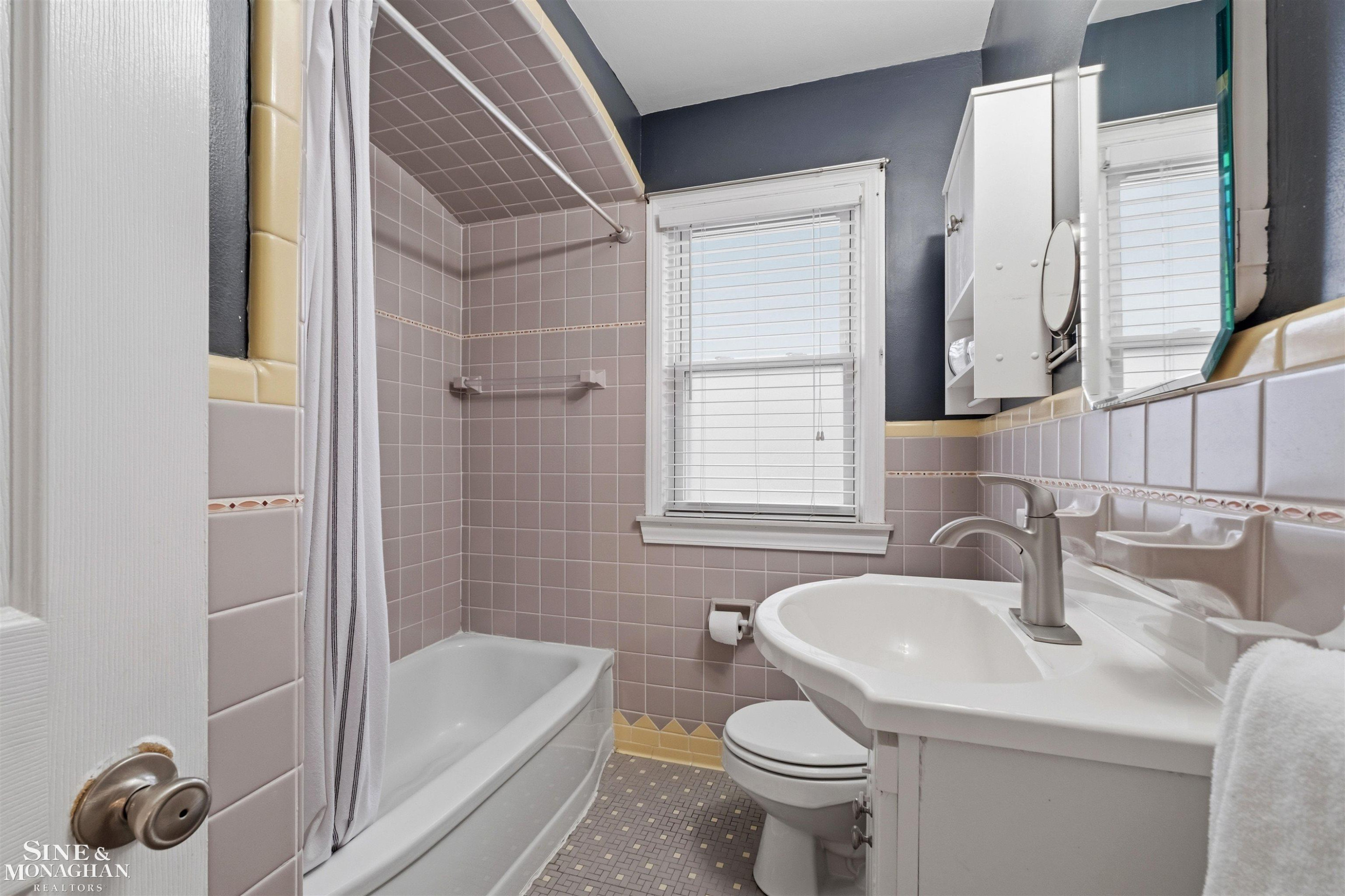 1776 Manchester Boulevard, Grosse Pointe Woods, MI 48236 — Photo 22