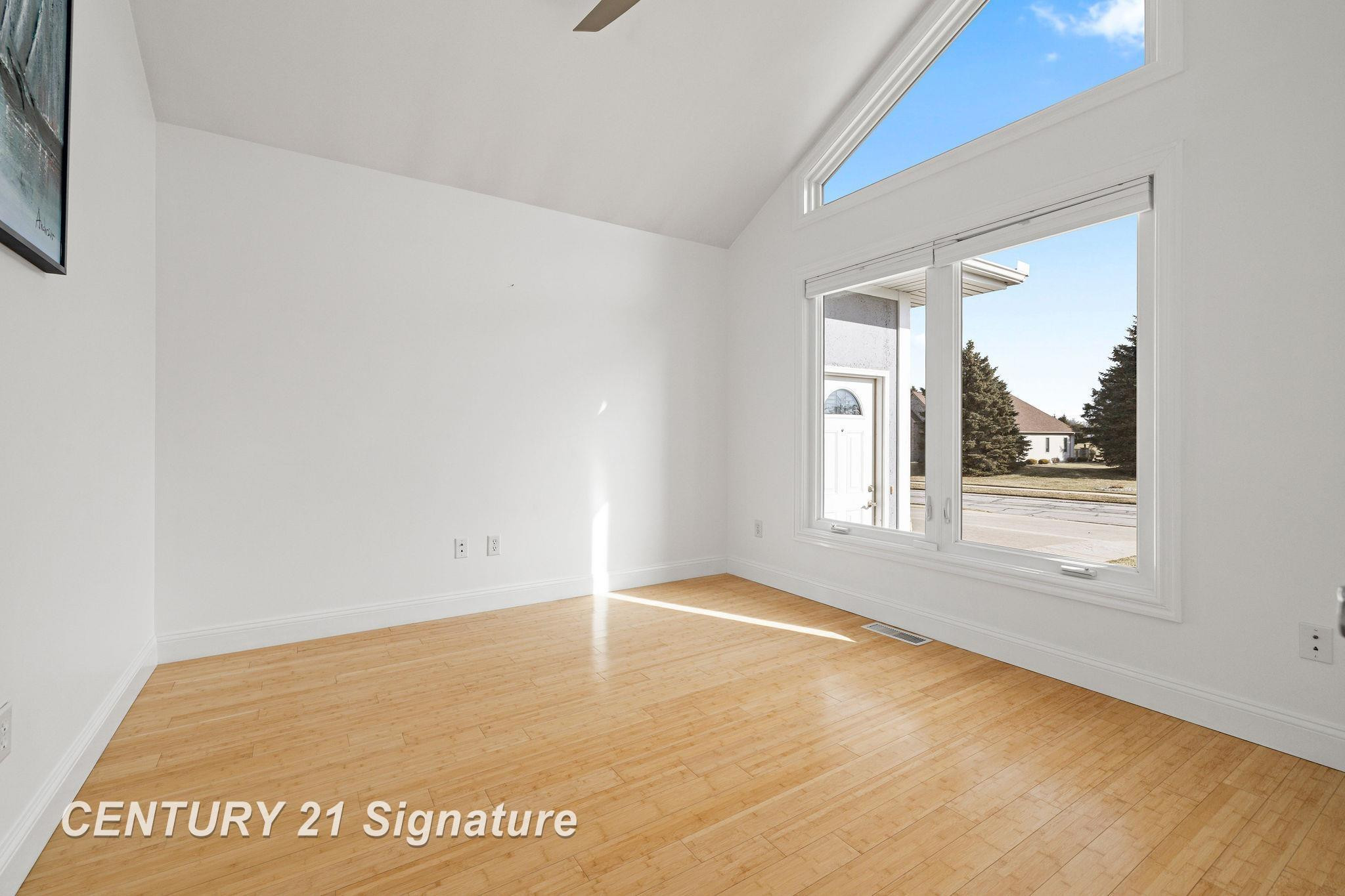 9368 Highland Green Drive, Saginaw, MI 48609 — Photo 9