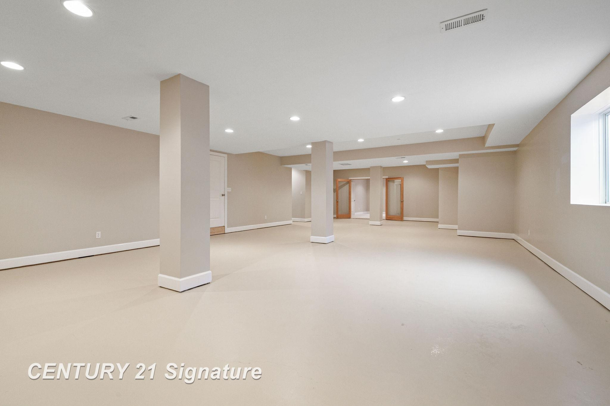 9368 Highland Green Drive, Saginaw, MI 48609 — Photo 33