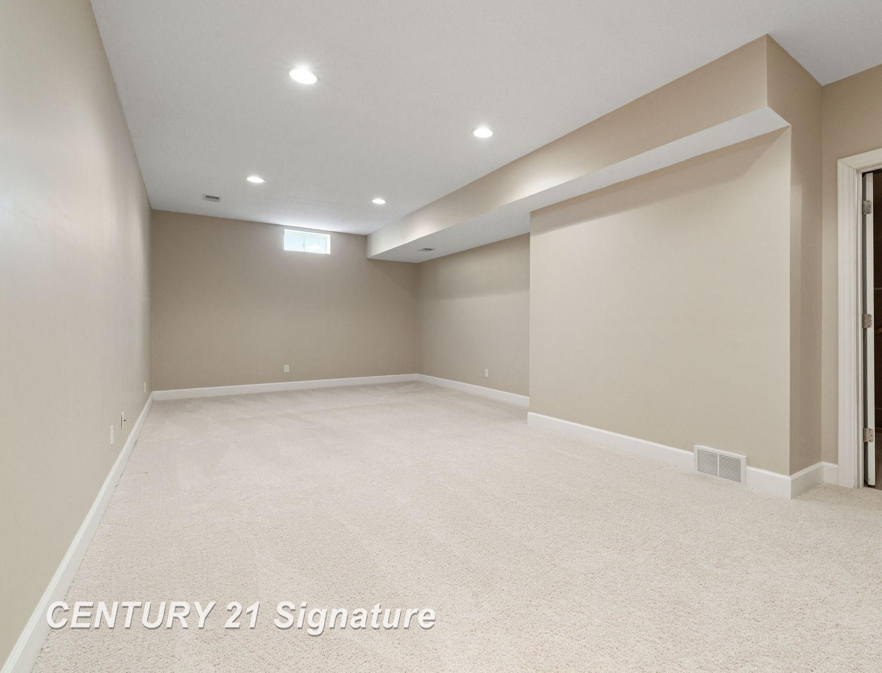 9368 Highland Green Drive, Saginaw, MI 48609 — Photo 35