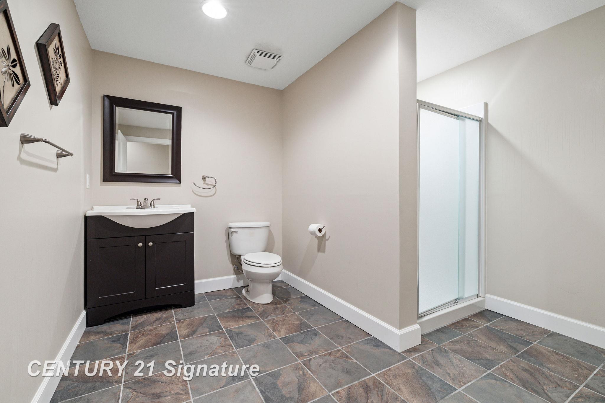9368 Highland Green Drive, Saginaw, MI 48609 — Photo 36