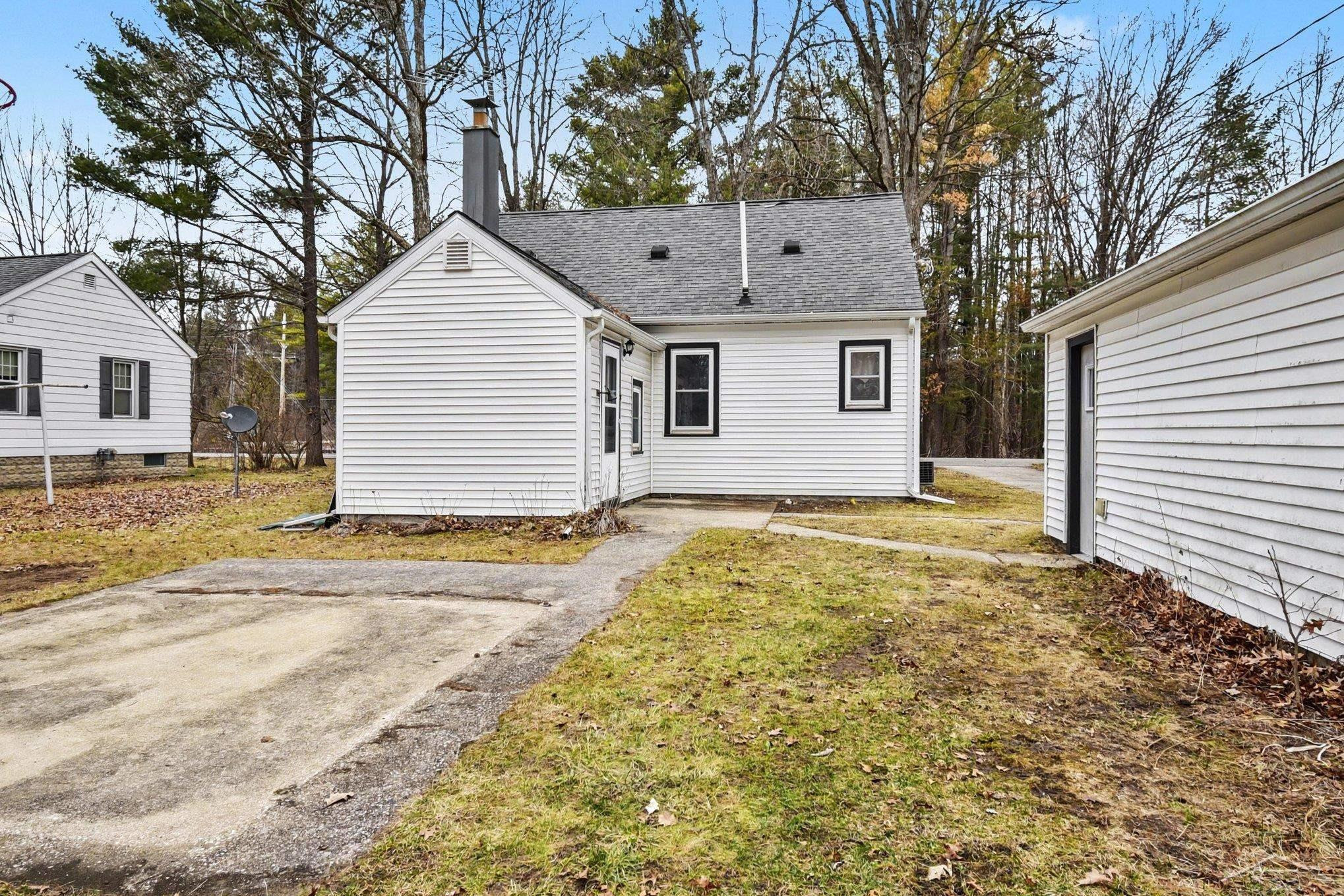 497 Tittabawassee Street, Sanford, MI 48657 — Photo 17