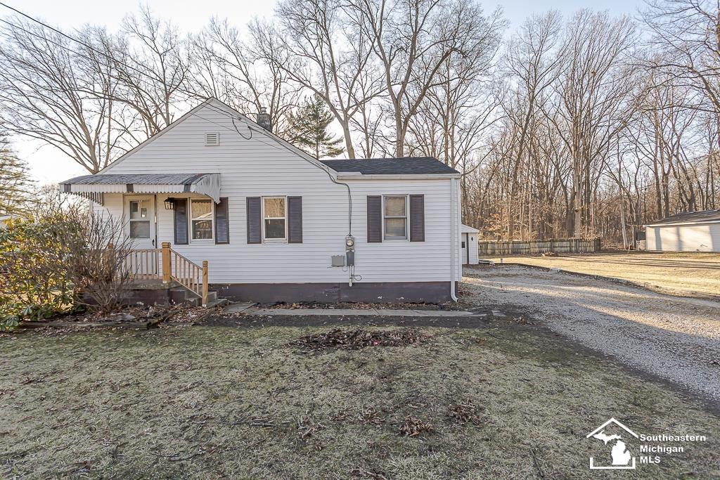 8037 Wiseman Road, Lambertville, MI 48144 — Photo 2
