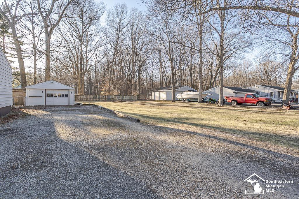 8037 Wiseman Road, Lambertville, MI 48144 — Photo 10