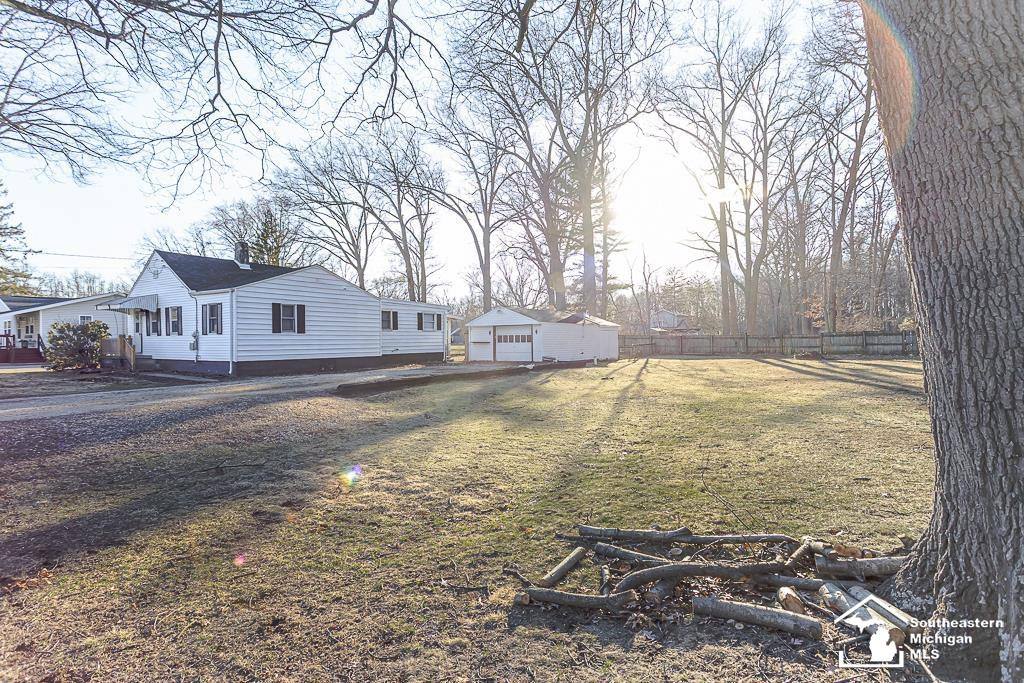 8037 Wiseman Road, Lambertville, MI 48144 — Photo 11