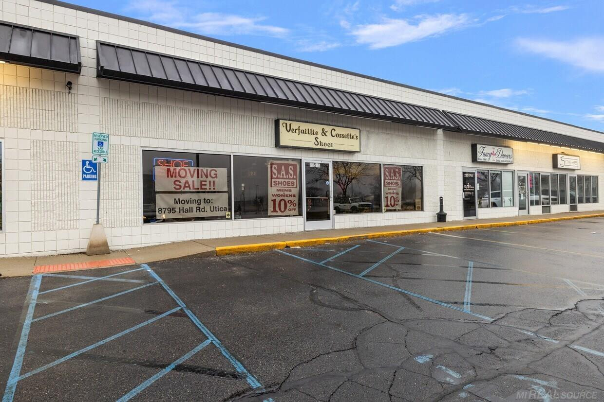 23515 Nine Mack Drive, Macomb, MI 48080