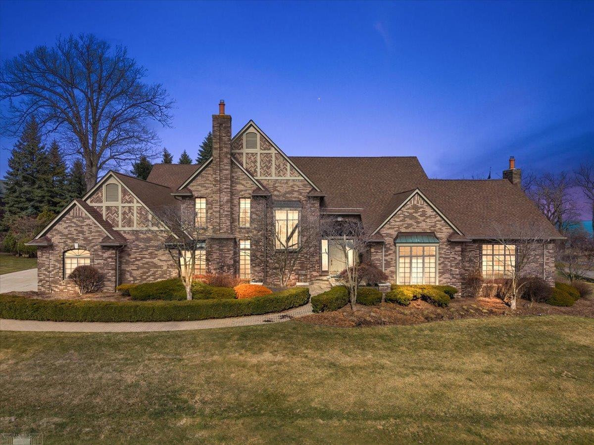 207 LAKE SHORE Drive, Grosse Pointe Farms, MI, 48236