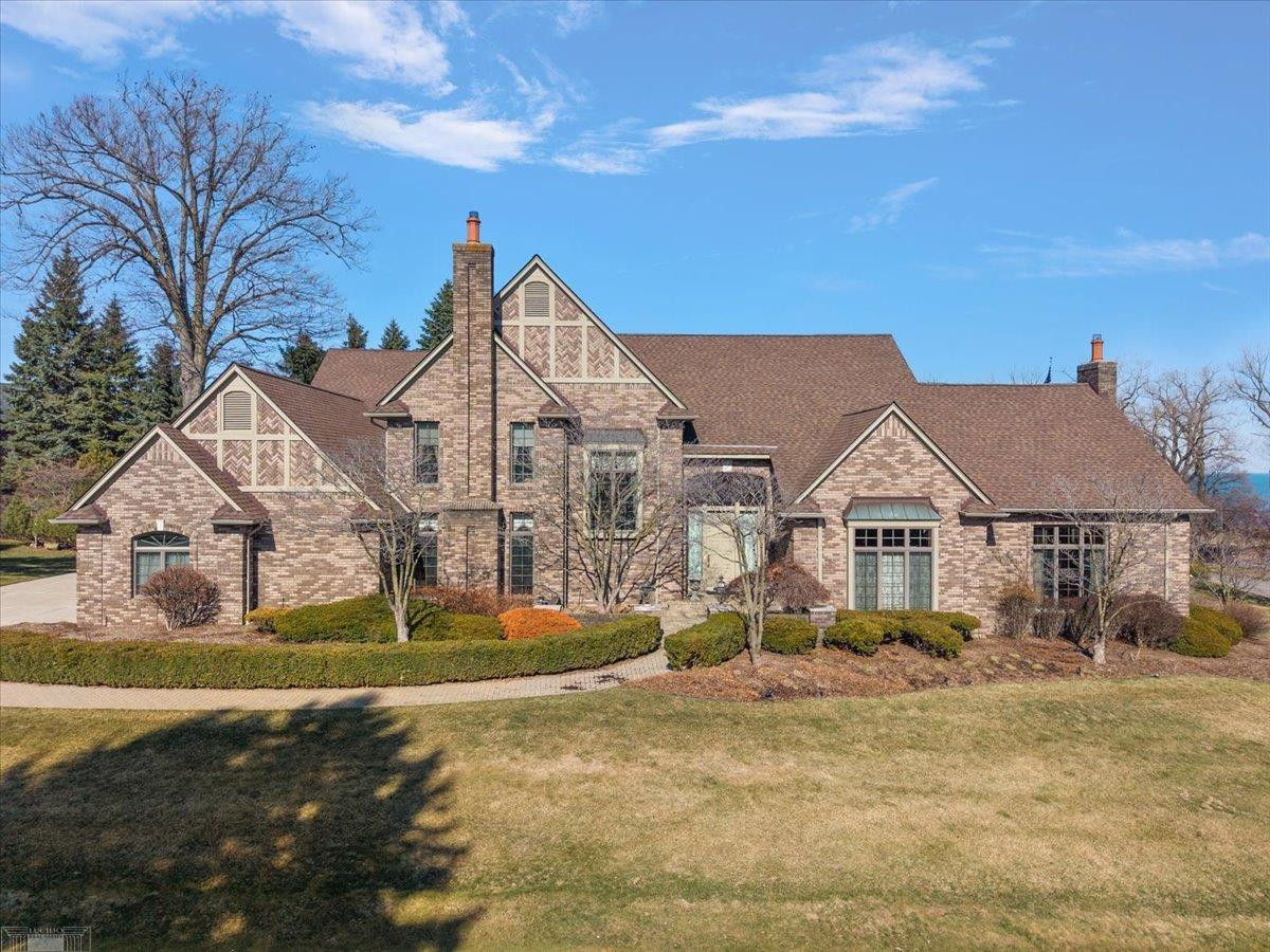 207 LAKE SHORE Drive, Grosse Pointe Farms, MI, 48236