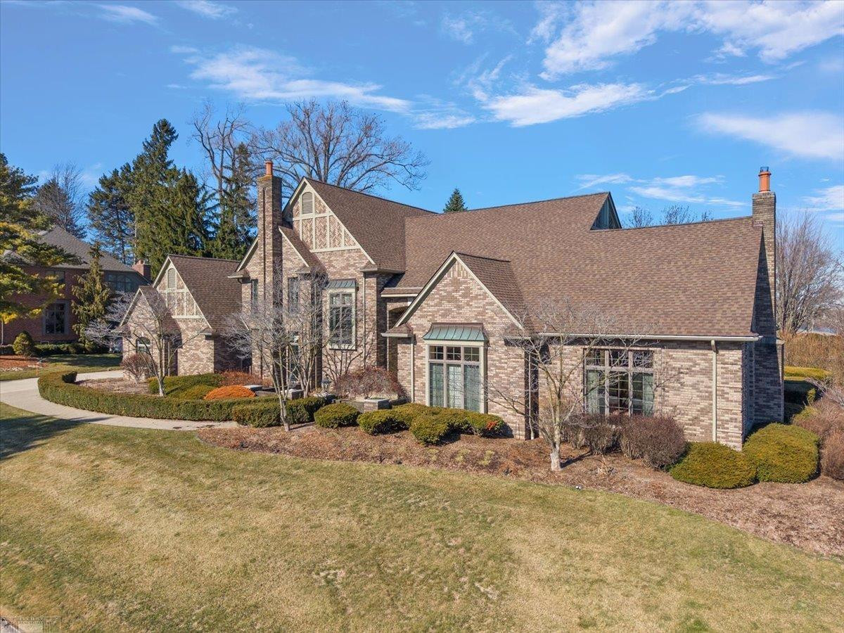 207 LAKE SHORE Drive, Grosse Pointe Farms, MI, 48236