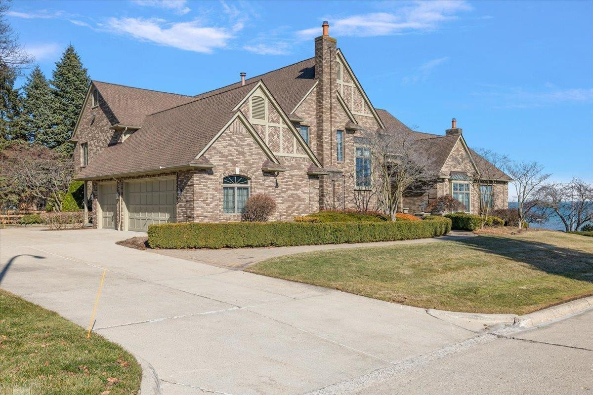 207 LAKE SHORE Drive, Grosse Pointe Farms, MI, 48236