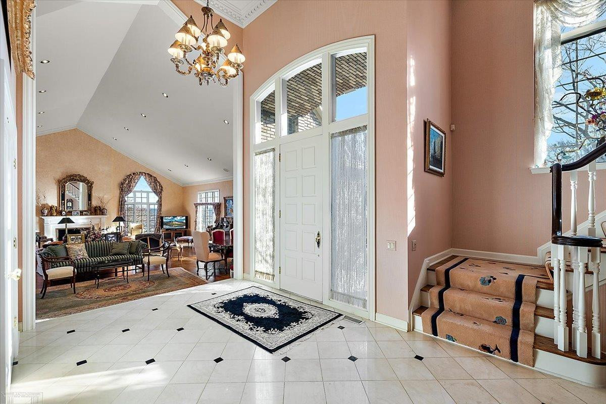 207 LAKE SHORE Drive, Grosse Pointe Farms, MI, 48236