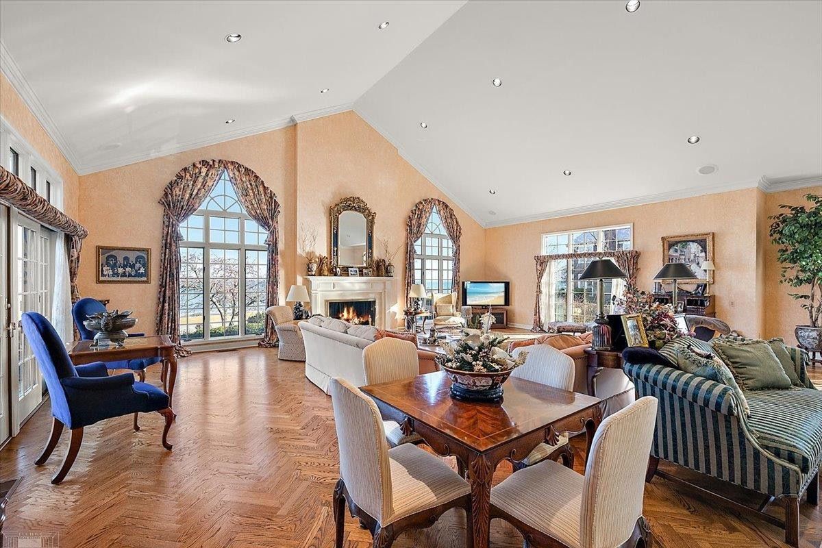 207 LAKE SHORE Drive, Grosse Pointe Farms, MI, 48236