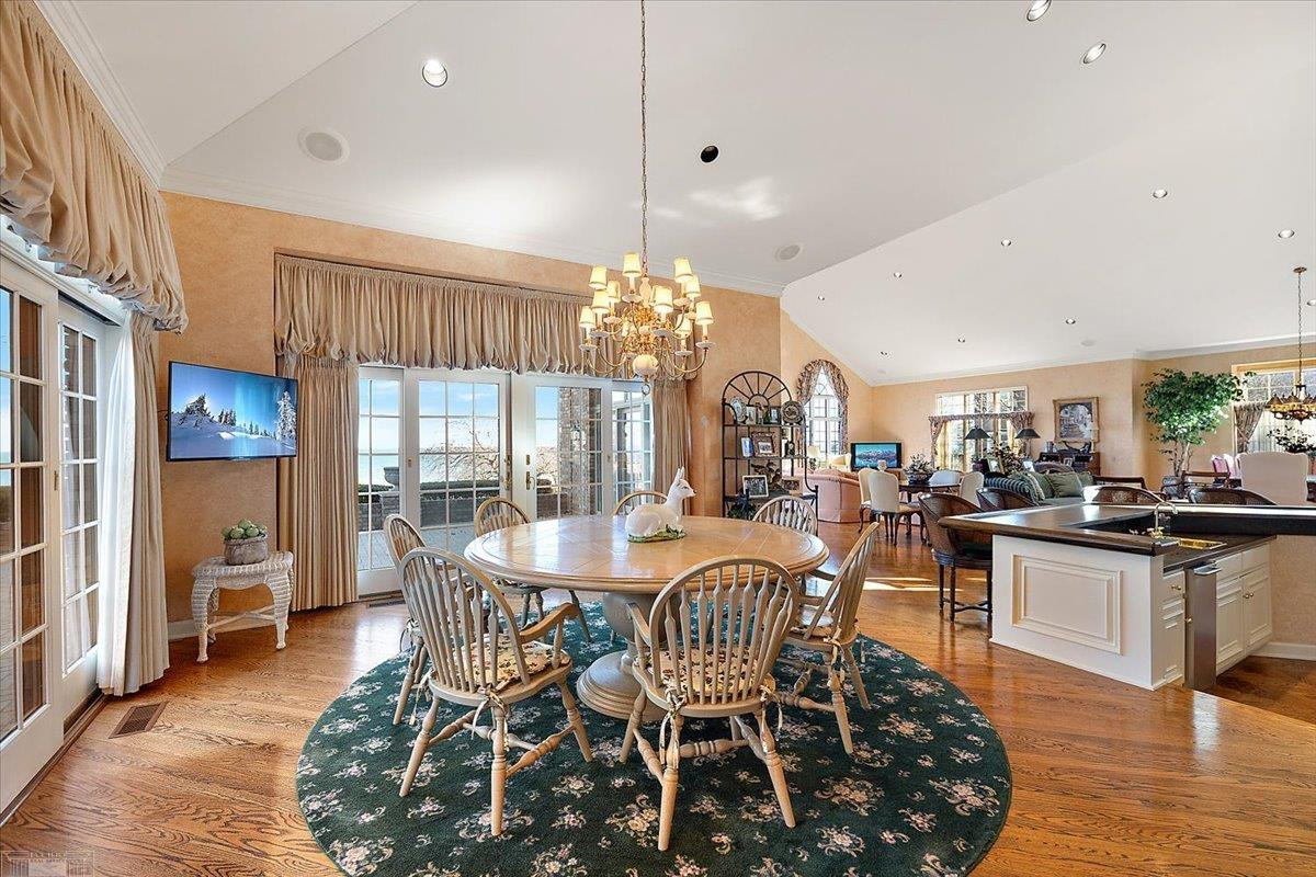 207 LAKE SHORE Drive, Grosse Pointe Farms, MI, 48236