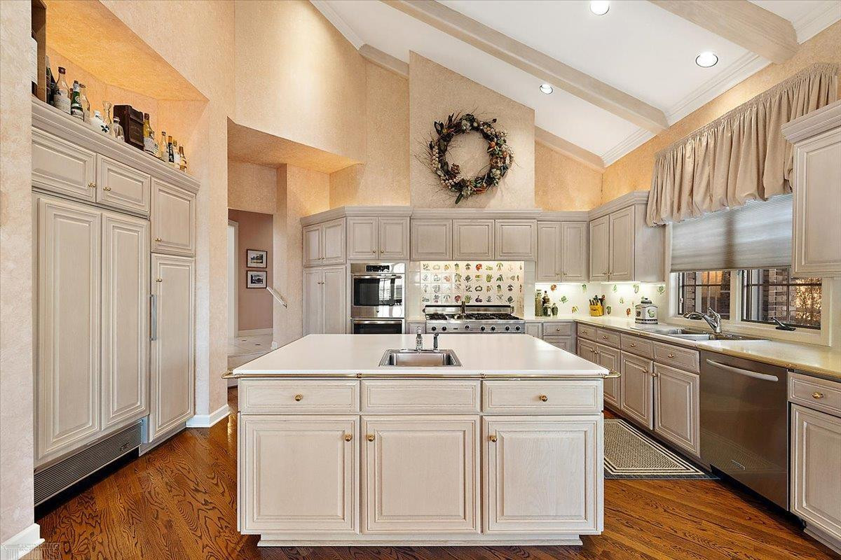 207 LAKE SHORE Drive, Grosse Pointe Farms, MI, 48236