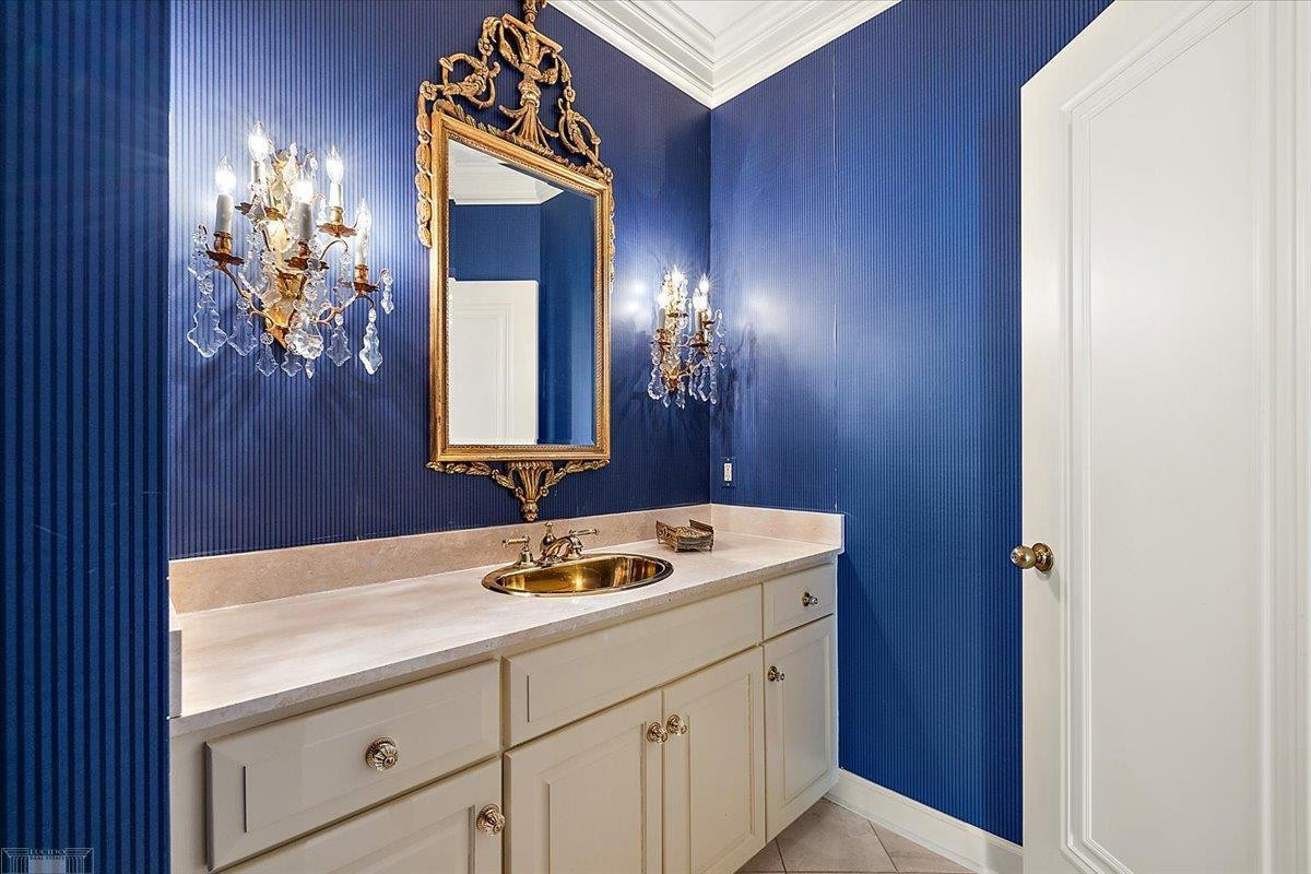 207 LAKE SHORE Drive, Grosse Pointe Farms, MI, 48236