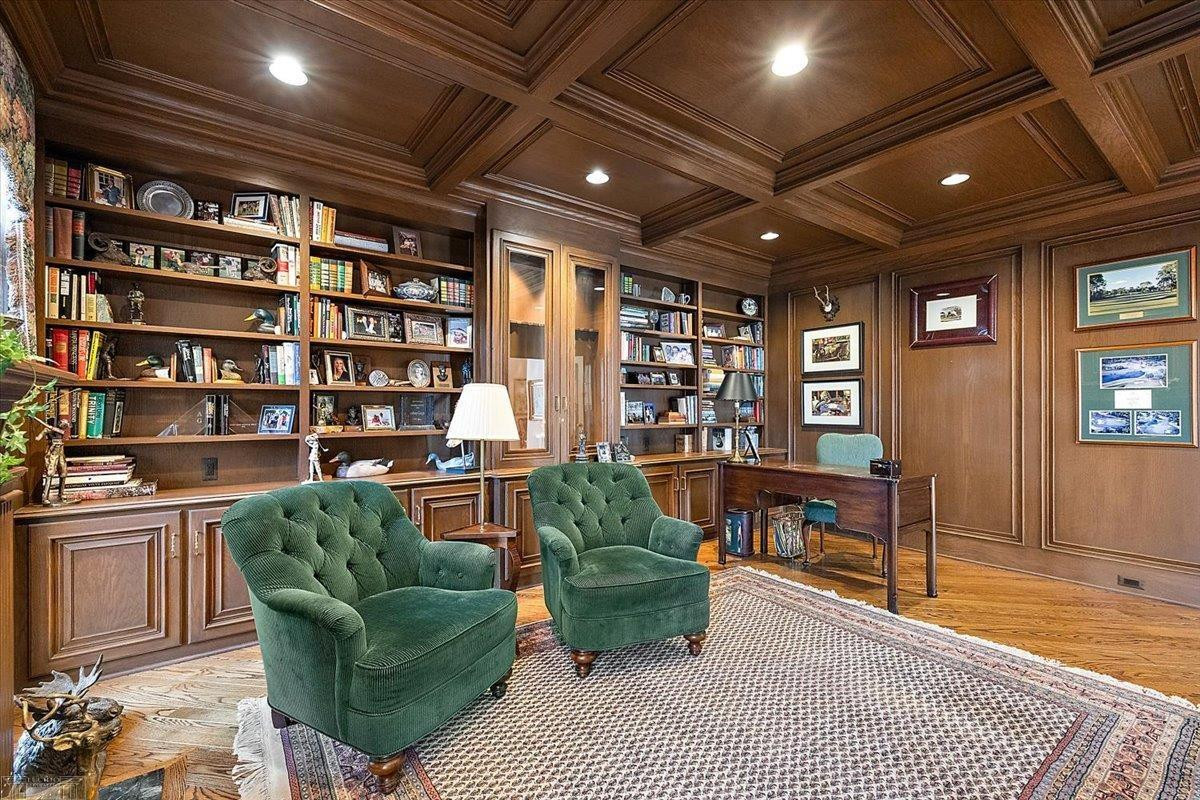 207 LAKE SHORE Drive, Grosse Pointe Farms, MI, 48236