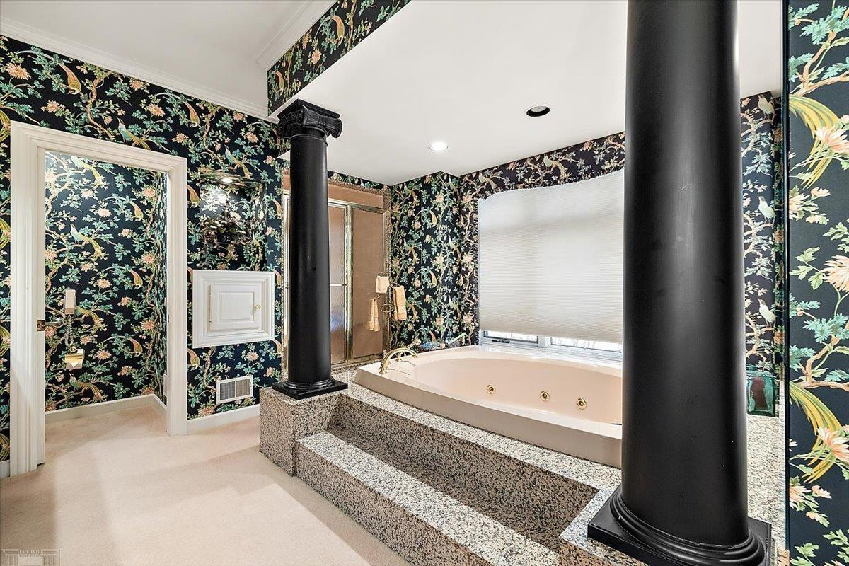 207 LAKE SHORE Drive, Grosse Pointe Farms, MI, 48236