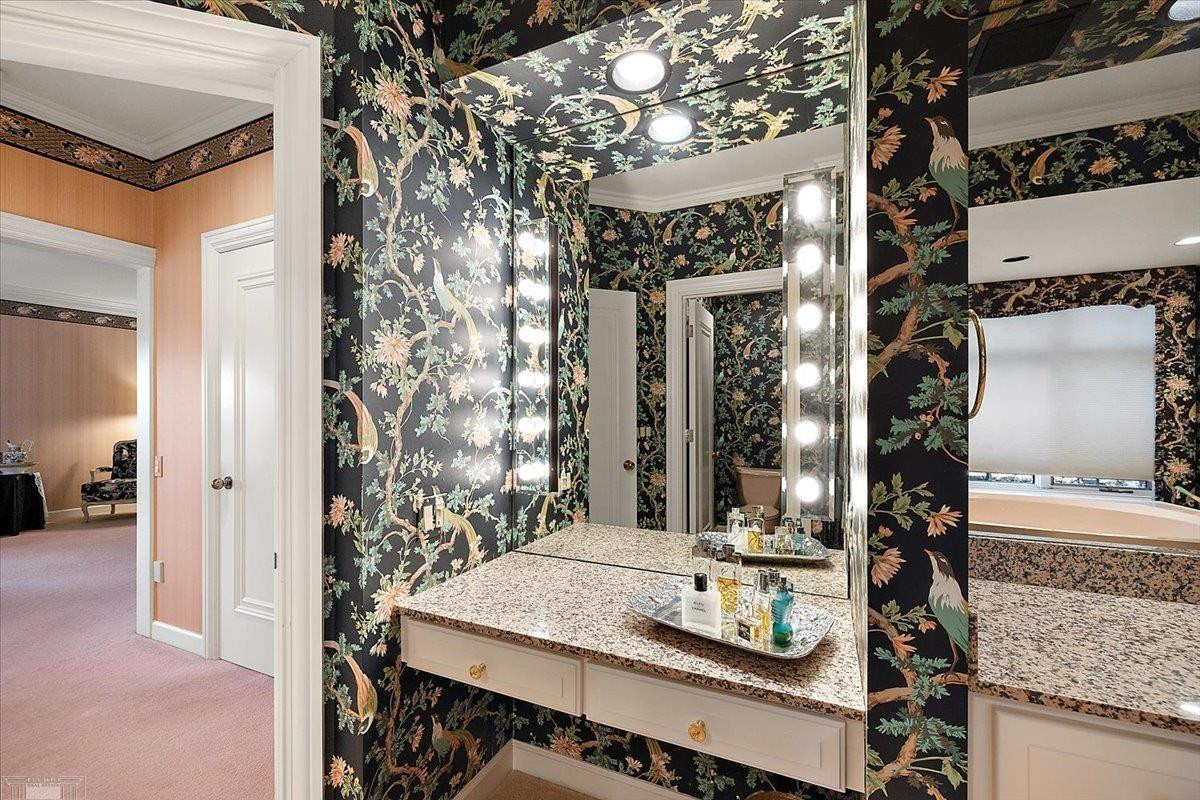 207 LAKE SHORE Drive, Grosse Pointe Farms, MI, 48236