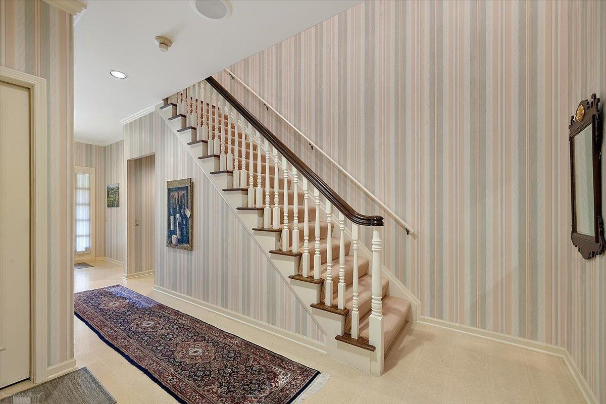 207 LAKE SHORE Drive, Grosse Pointe Farms, MI, 48236