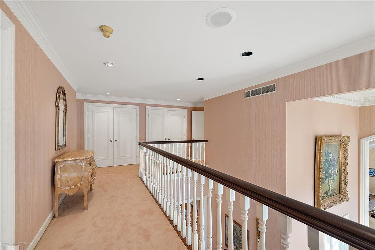 207 LAKE SHORE Drive, Grosse Pointe Farms, MI, 48236