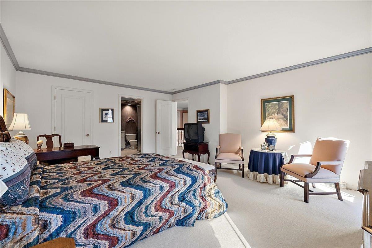 207 LAKE SHORE Drive, Grosse Pointe Farms, MI, 48236