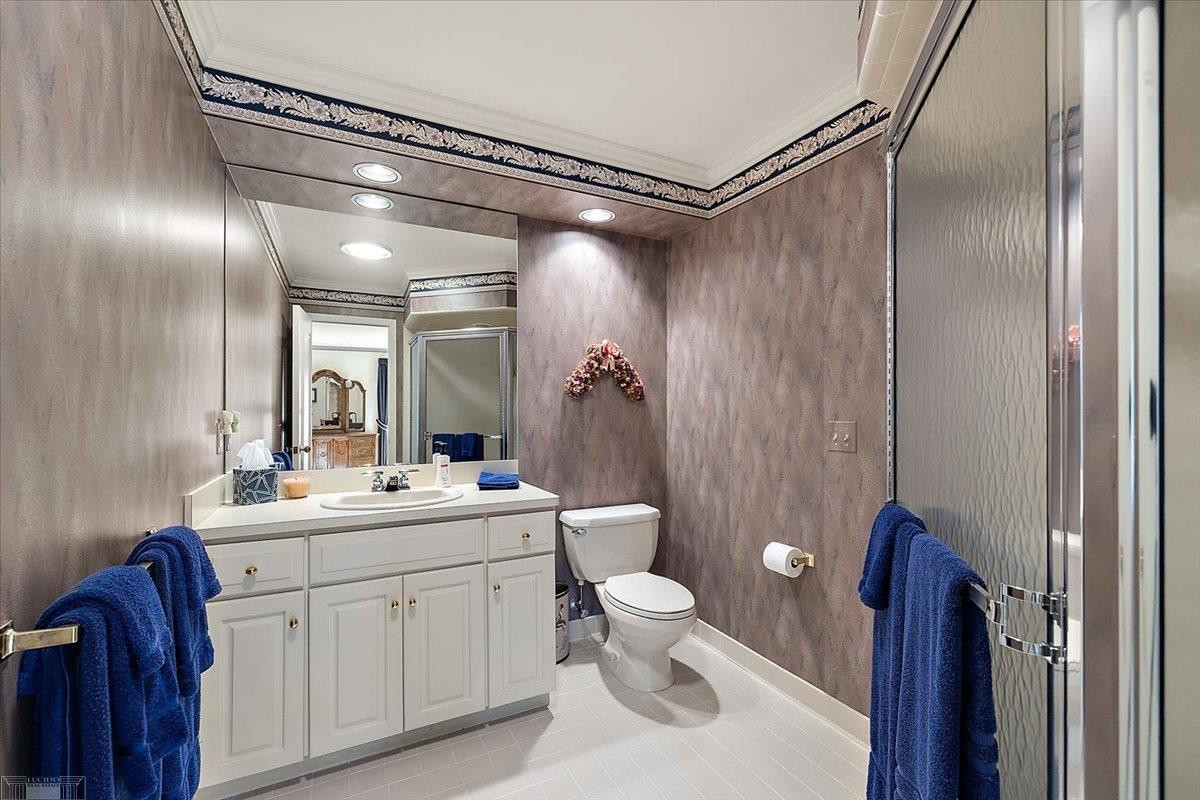 207 LAKE SHORE Drive, Grosse Pointe Farms, MI, 48236