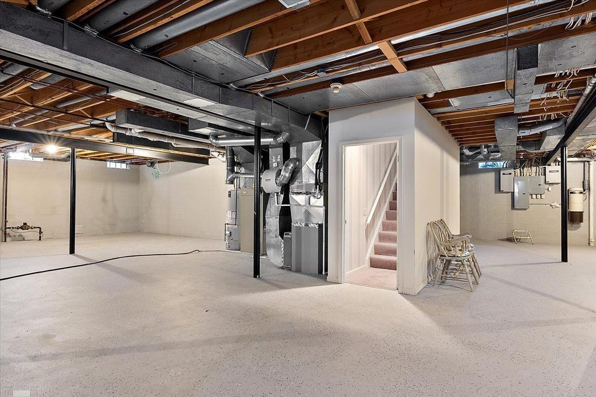 207 LAKE SHORE Drive, Grosse Pointe Farms, MI, 48236