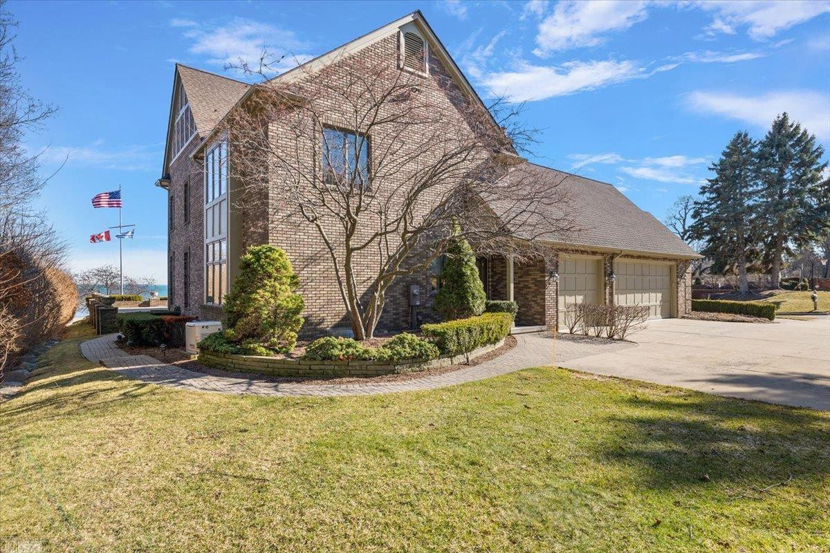 207 LAKE SHORE Drive, Grosse Pointe Farms, MI, 48236