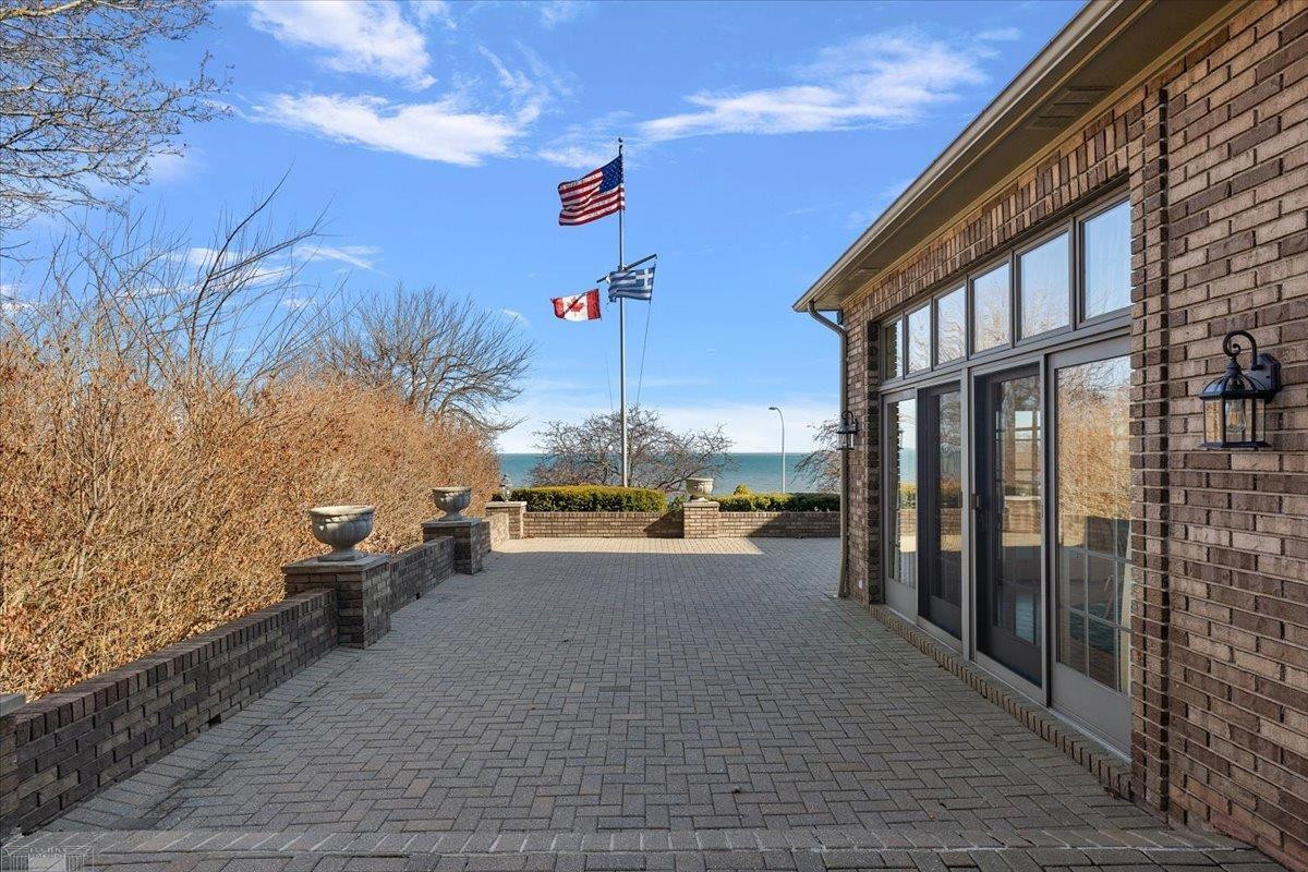 207 LAKE SHORE Drive, Grosse Pointe Farms, MI, 48236