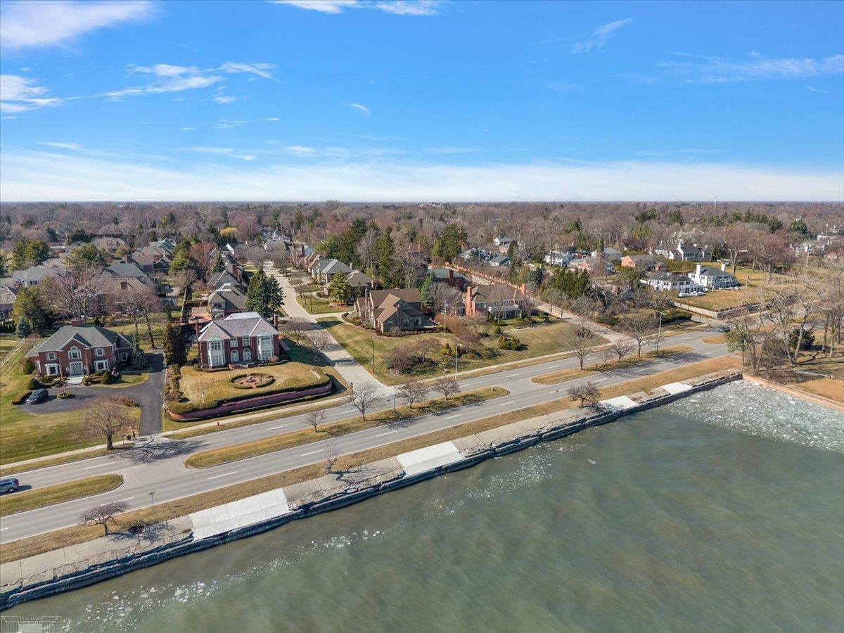 207 LAKE SHORE Drive, Grosse Pointe Farms, MI, 48236