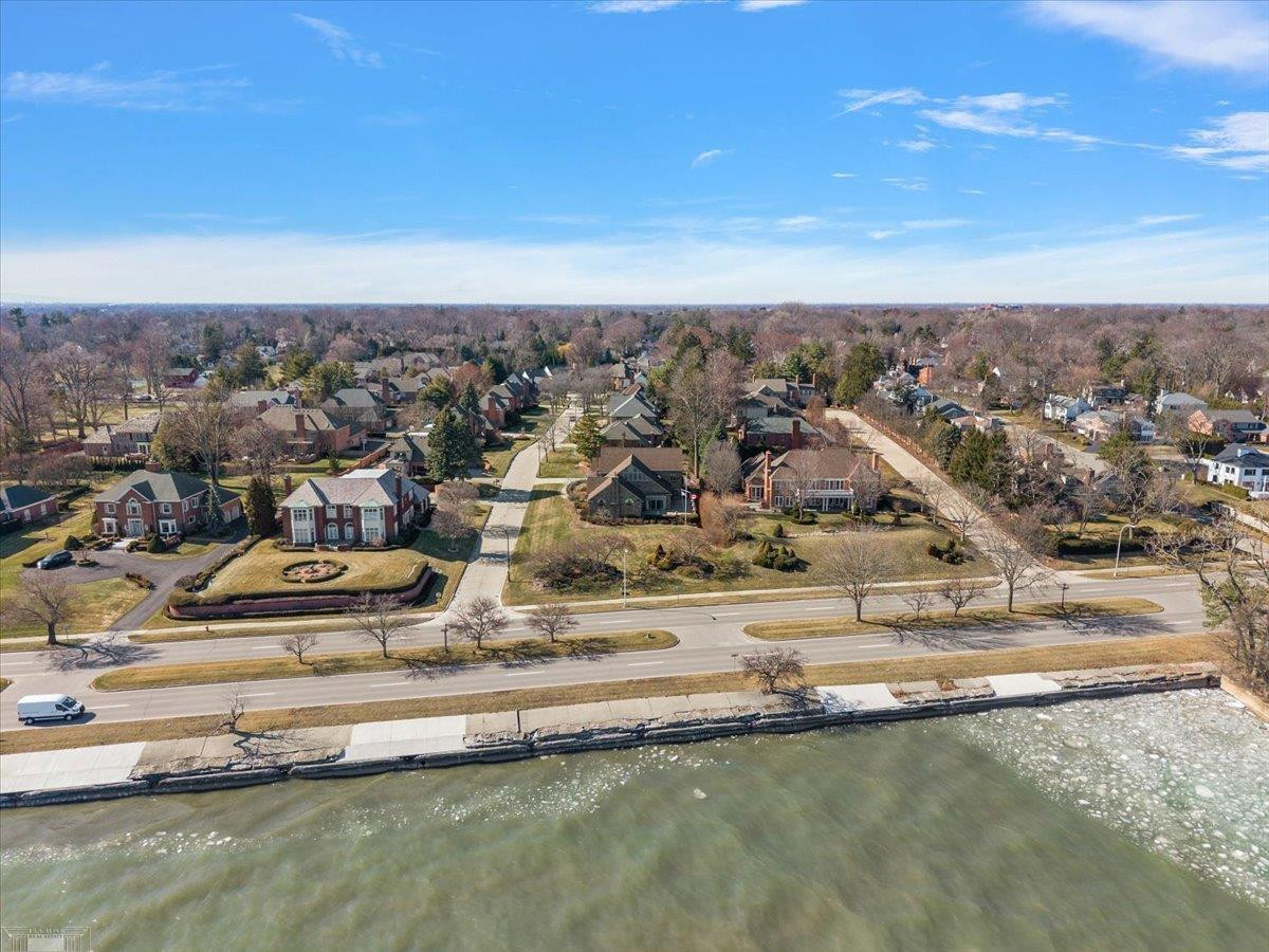 207 LAKE SHORE Drive, Grosse Pointe Farms, MI, 48236