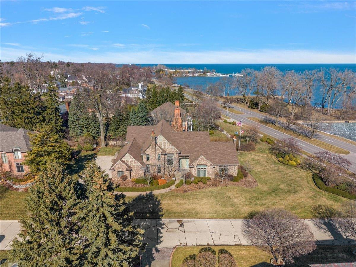 207 LAKE SHORE Drive, Grosse Pointe Farms, MI, 48236