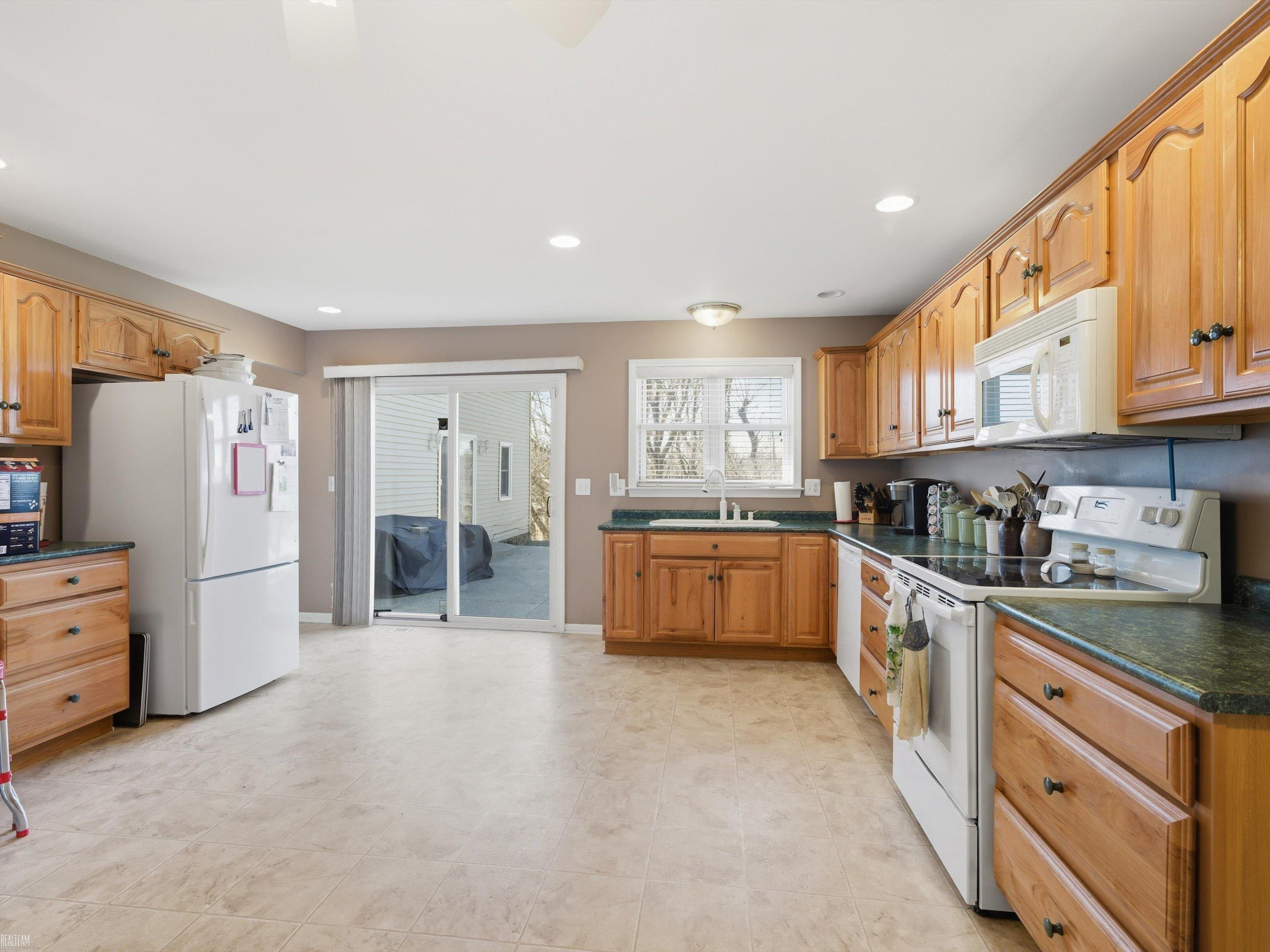 11151 34 Mile Road, MI 48065 — Photo 16