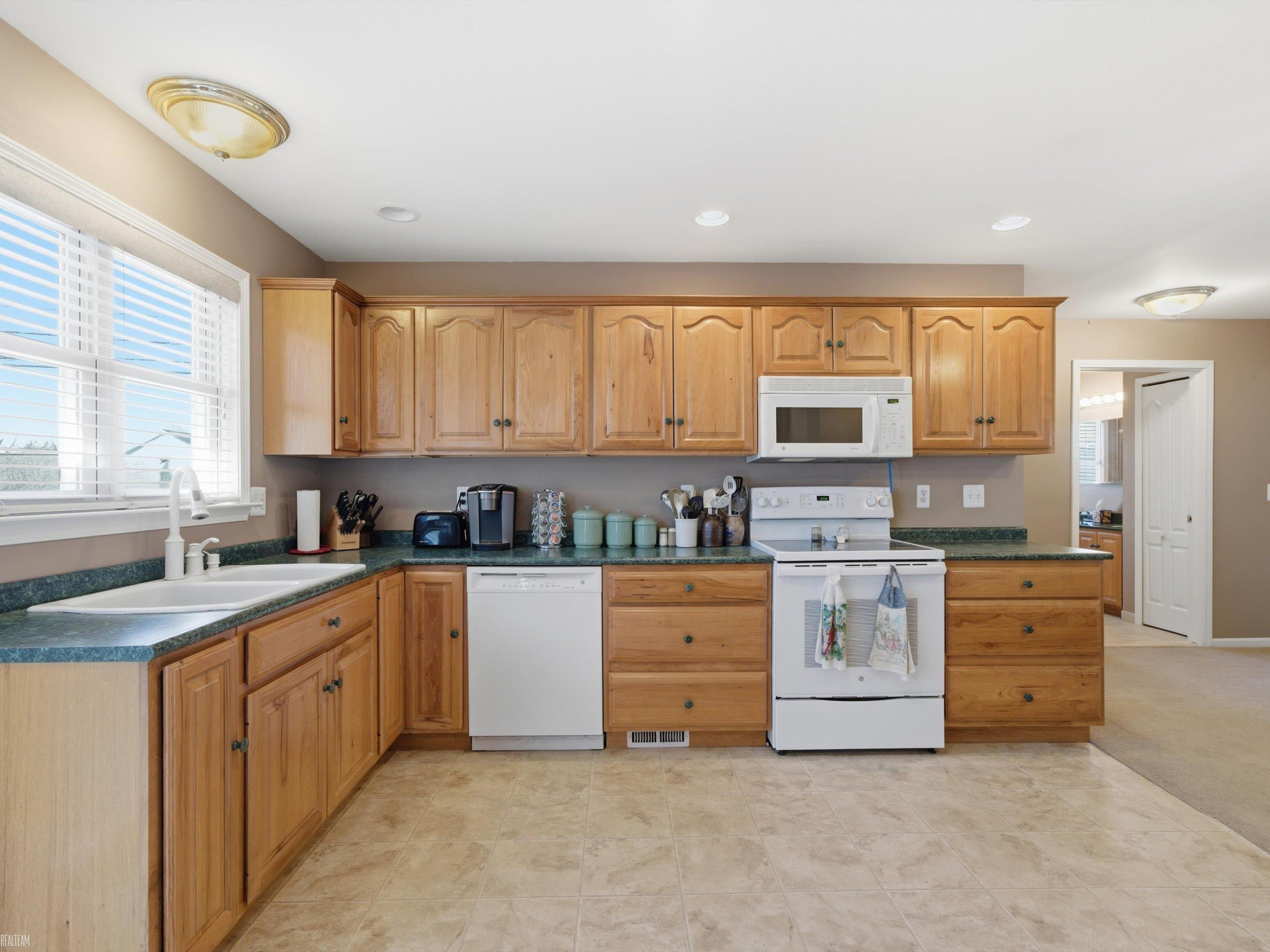 11151 34 Mile Road, MI 48065 — Photo 17