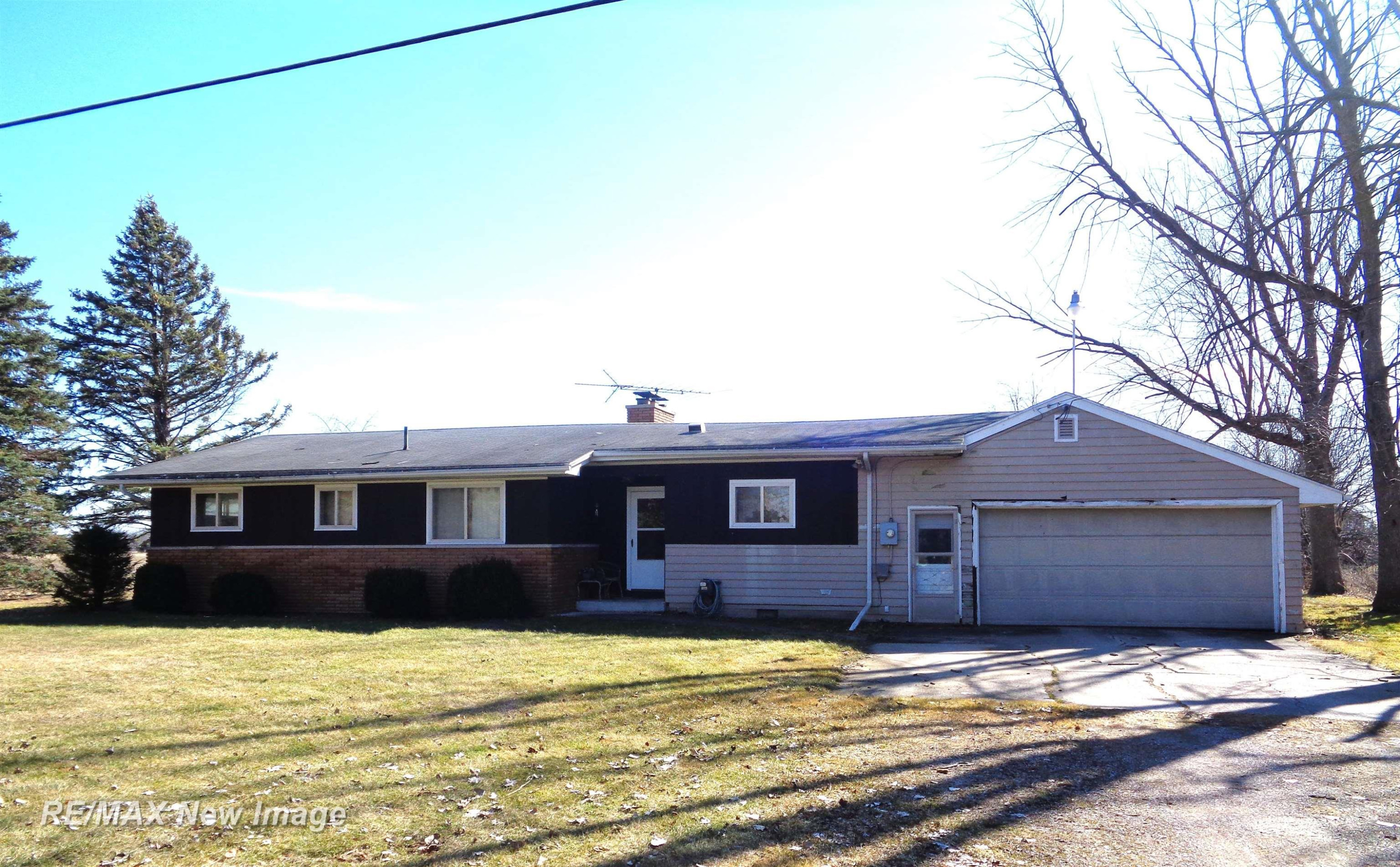 3751 Pierce Road, Saginaw, MI 48604 — front exterior