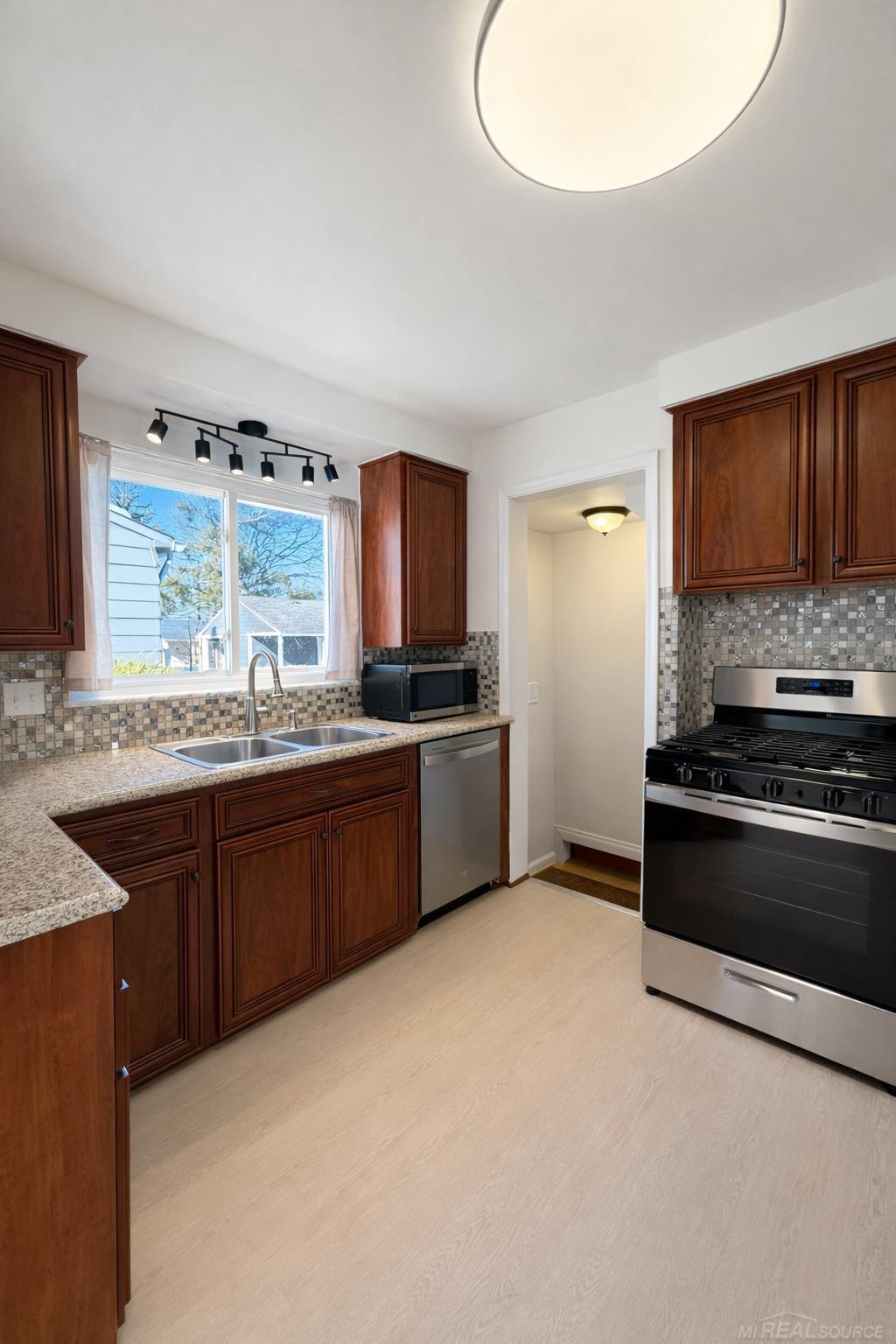 2034 Mortenson Boulevard, Berkley, MI 48072 — Photo 10