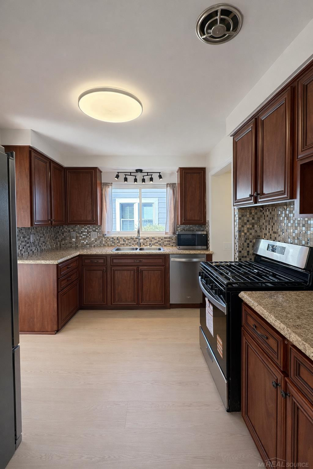 2034 Mortenson Boulevard, Berkley, MI 48072 — Photo 11