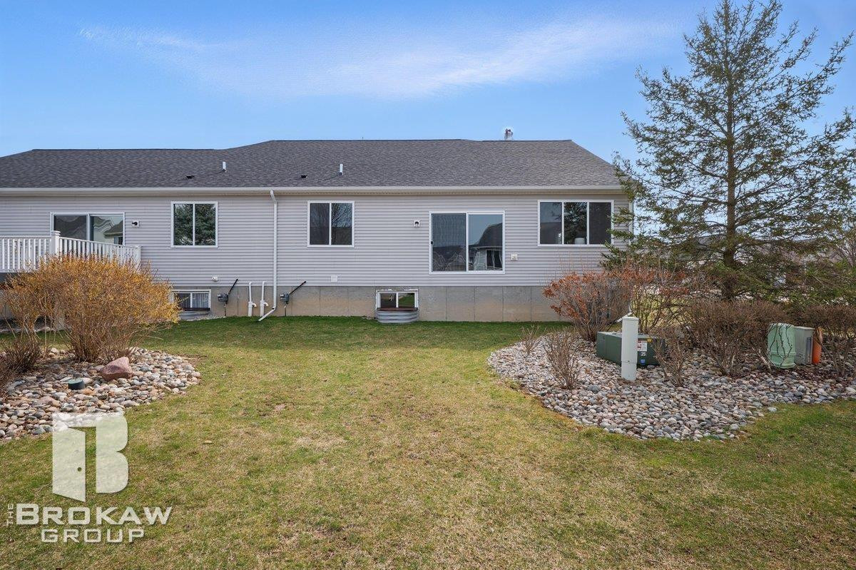 1389 Luxington Drive, Lapeer, MI 48446 — Photo 40