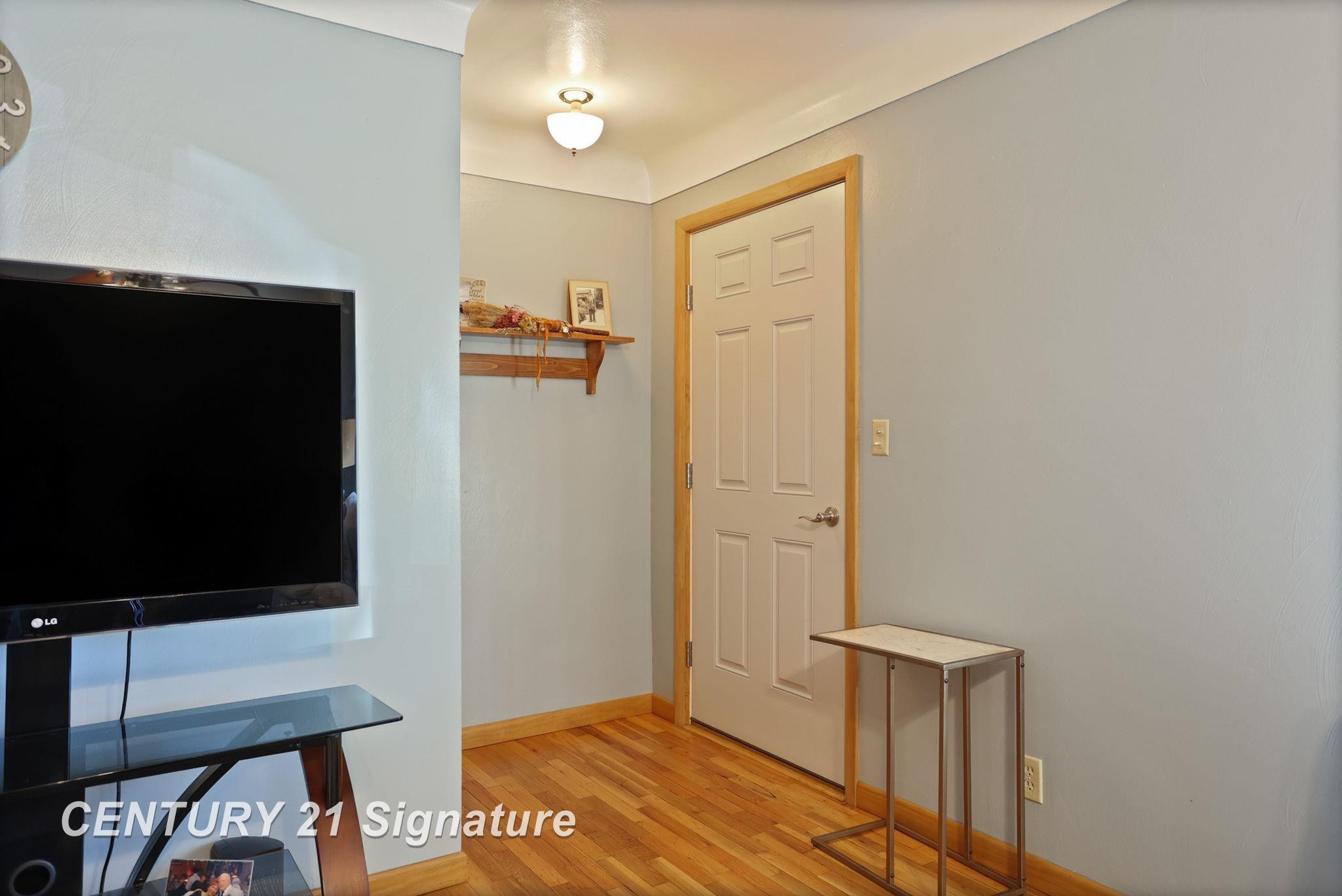 4551 Westfield Court, Bay City, MI 48706 — Photo 4