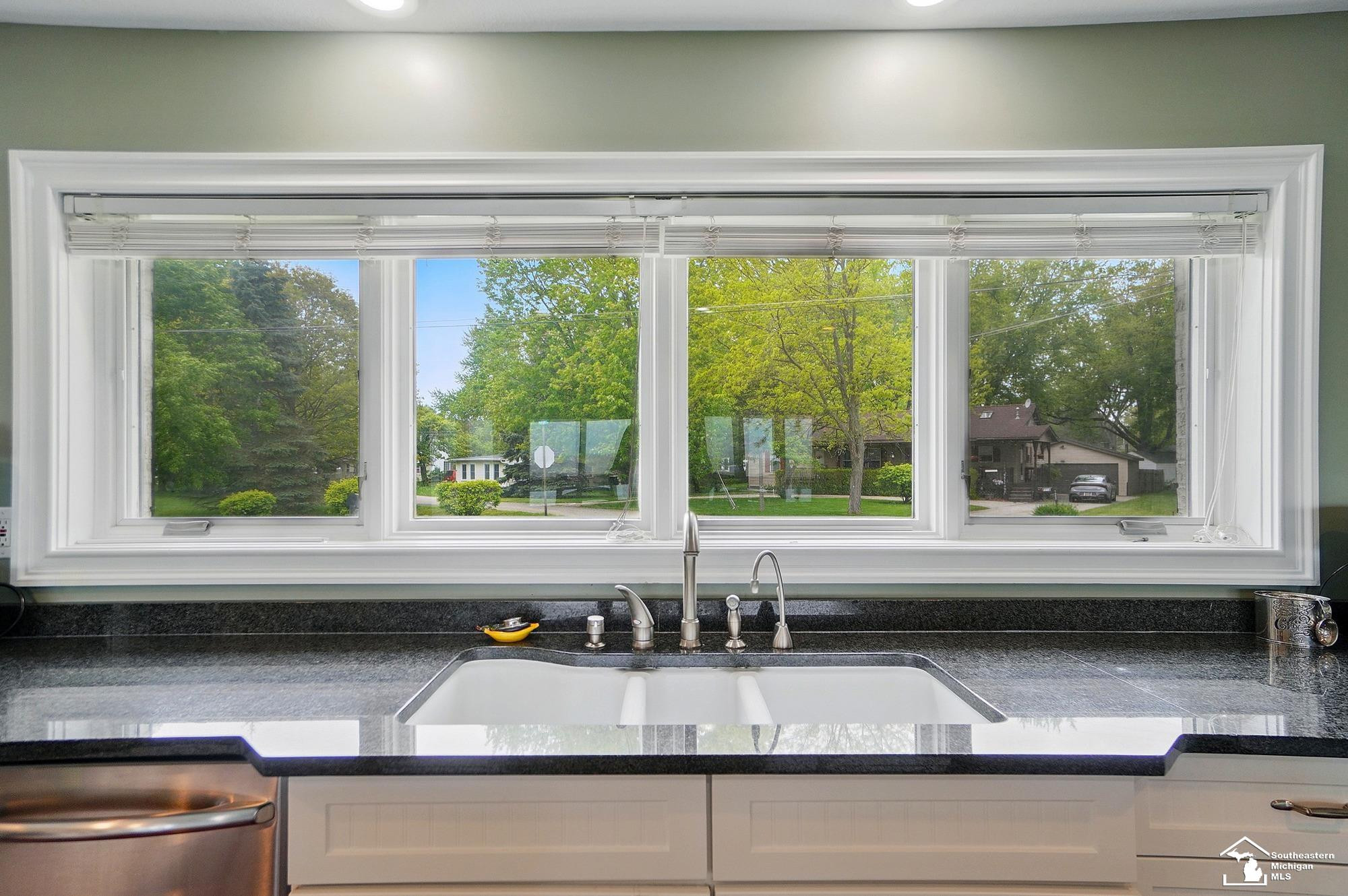 13542 Venetian Drive, Monroe, MI 48161 — Photo 12