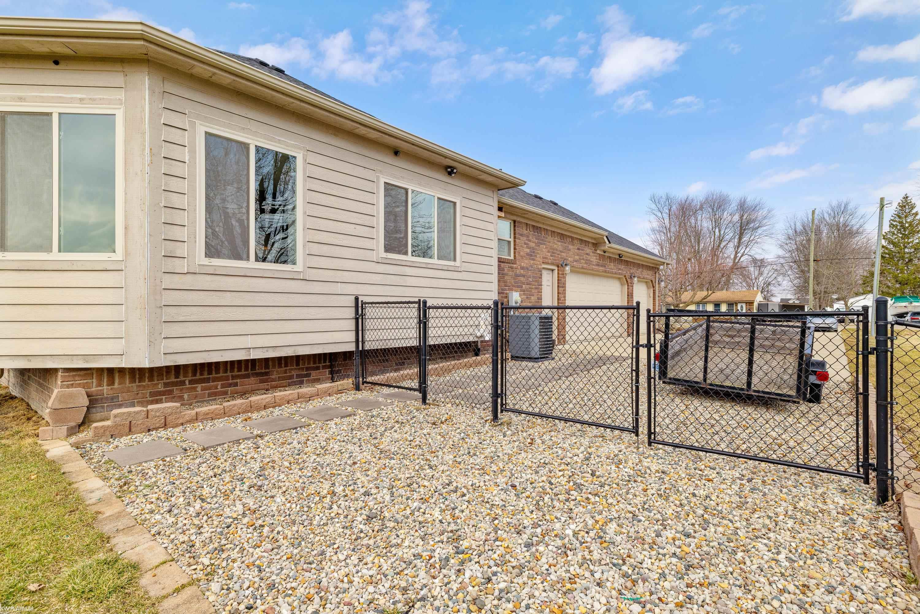 52163 BASE Street, New Baltimore, MI 48047 — Photo 59