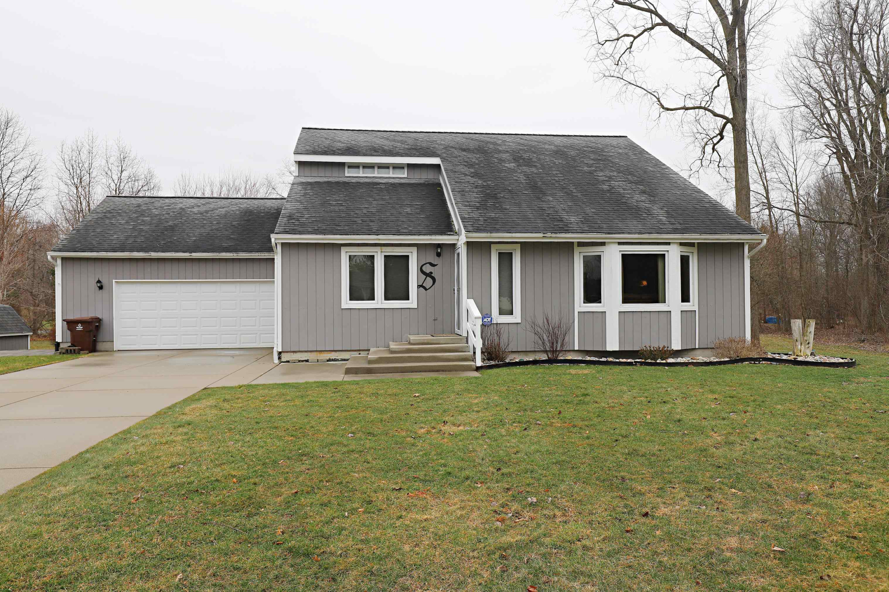 13455 Jennifer Drive, Perry, MI 48872 — Photo 2