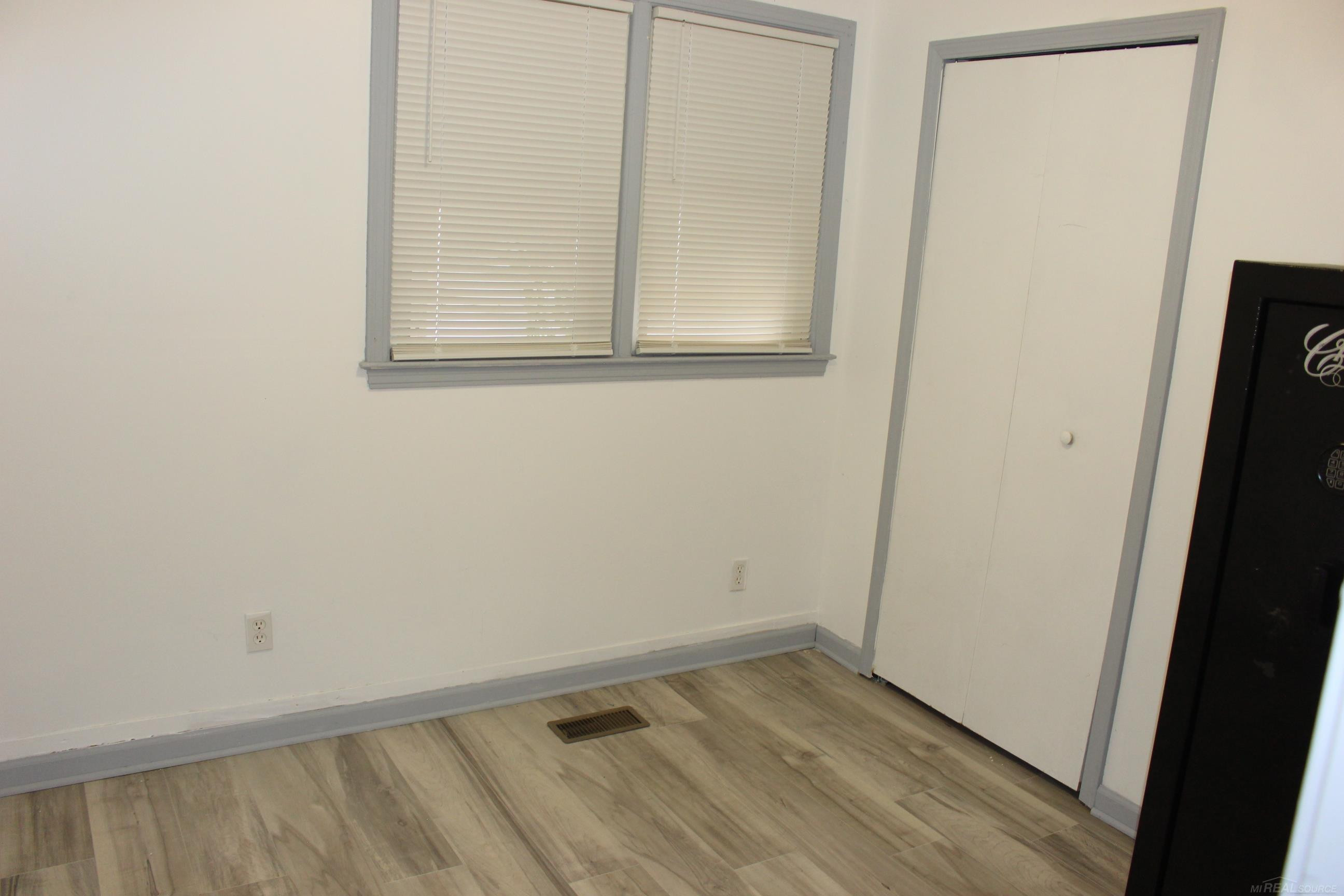 8436 Lozier Avenue, Warren, MI 48089 — Photo 8