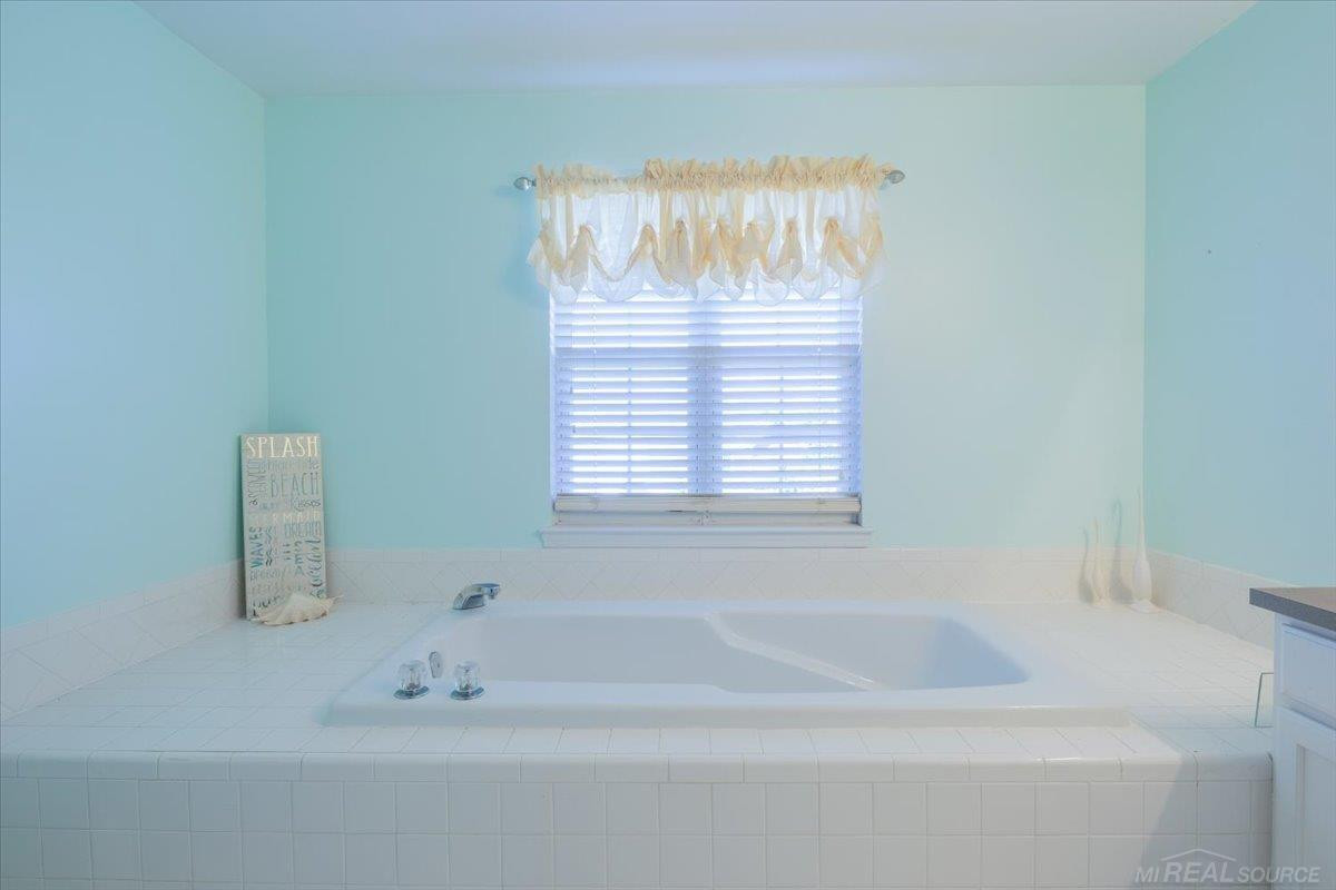 36556 Orchard Lake Drive, New Baltimore, MI 48047 — Photo 34